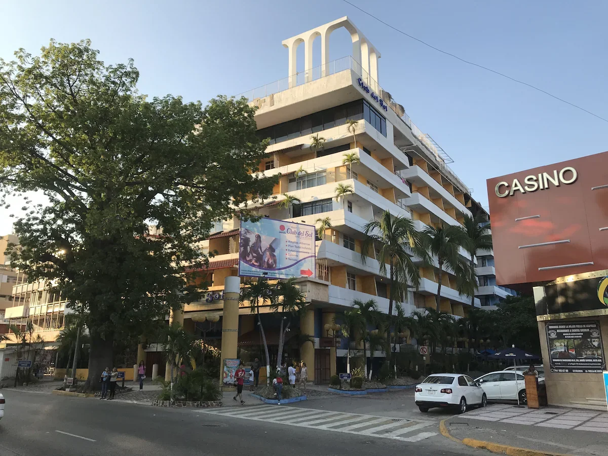 club_del_sol_acapulco_exterior.webp