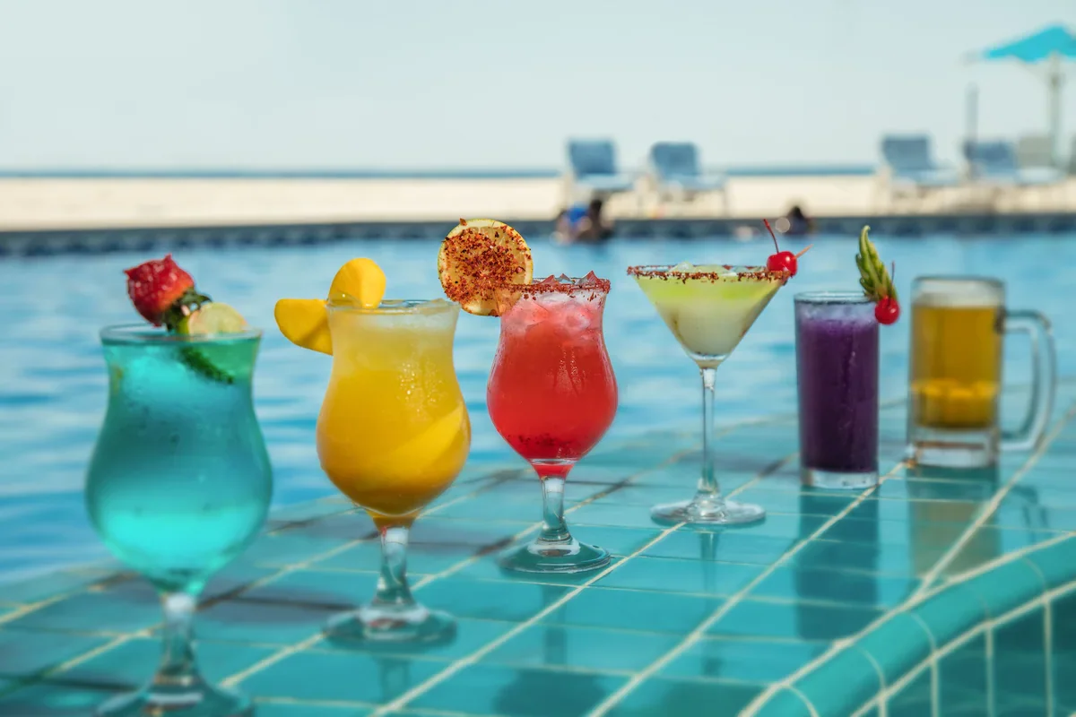 posada_real_los_cabos_bar_alberca.webp