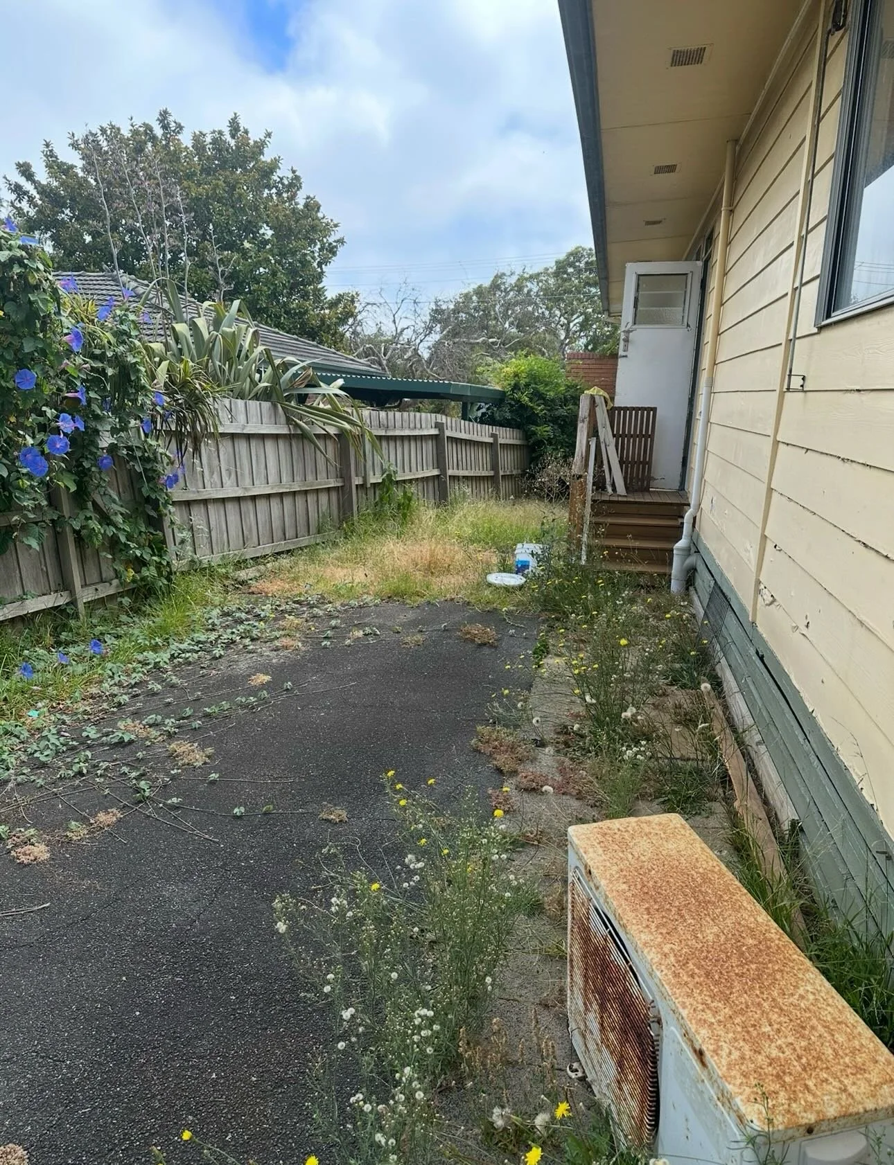 Garden clean up from yesterday.  Feel free to shoot us message if you&rsquo;d like a quote.