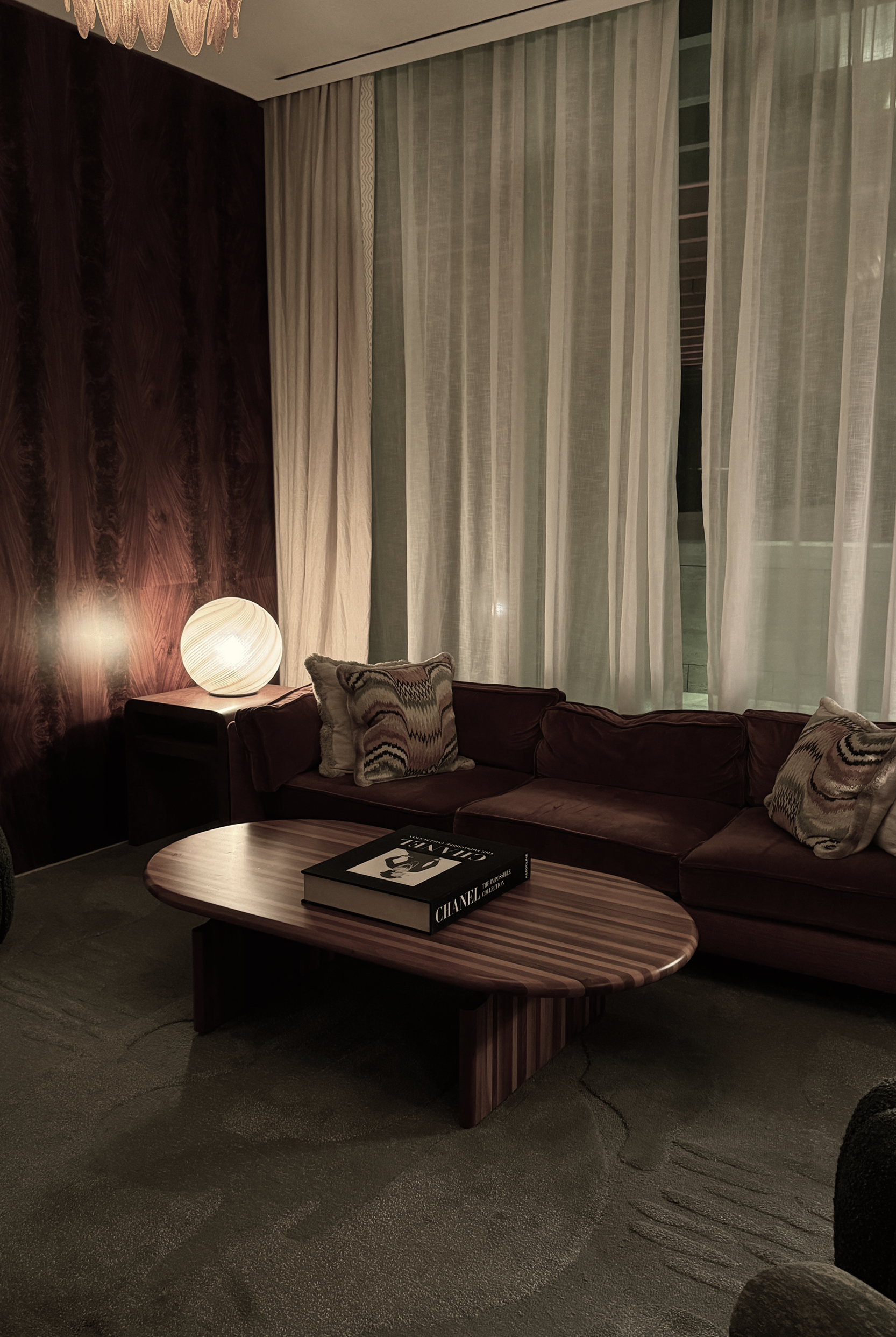 brown-interior-intimate.png