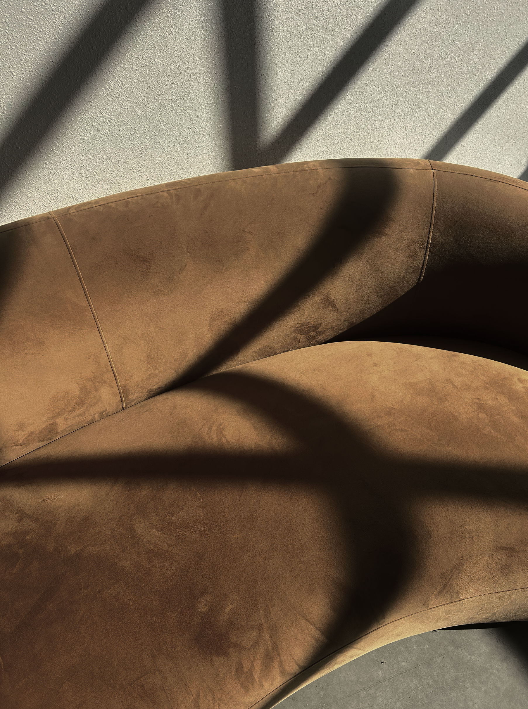 leather-seat-shadow.png
