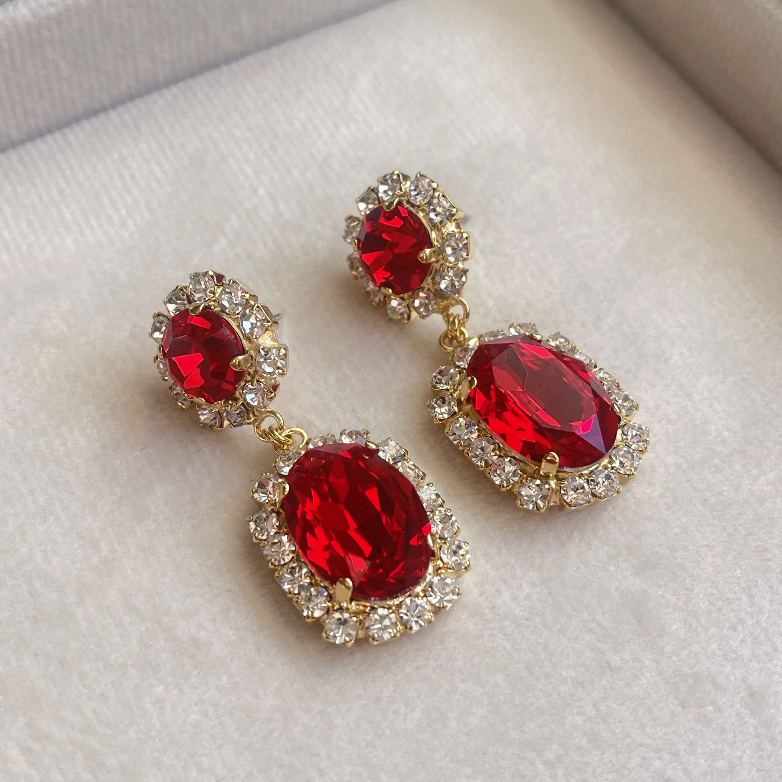 The HELENA Earring