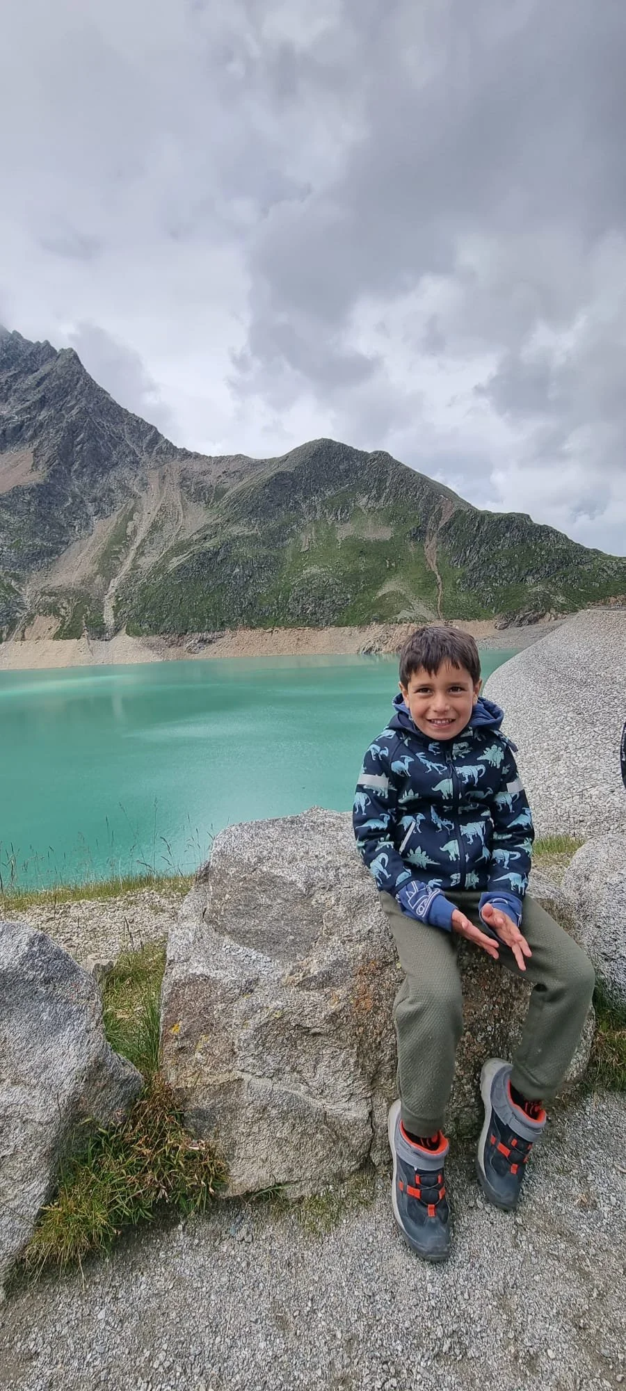 שלושת אגמי קותאי, הייקינג בחבל אוץ