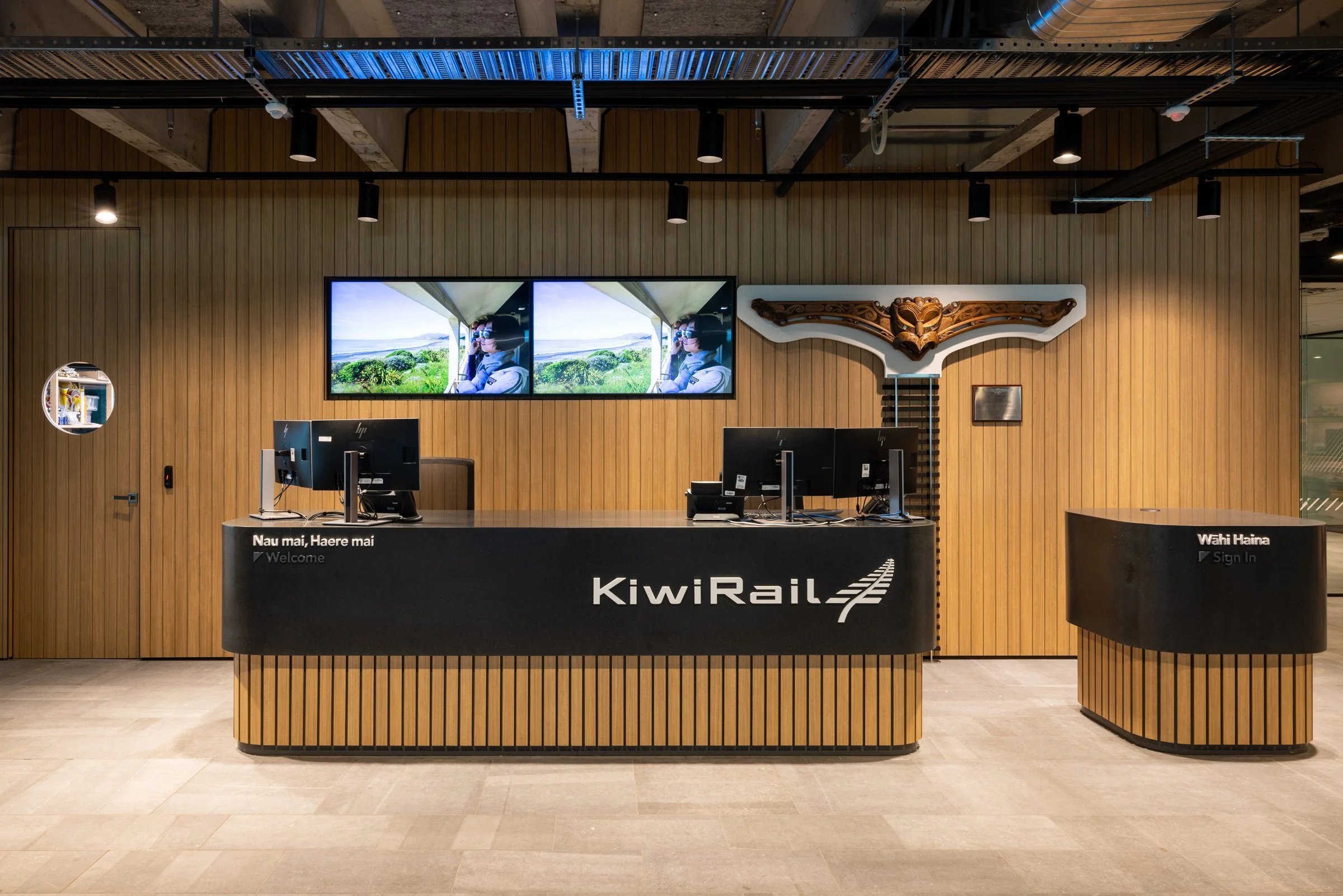 Mark-Scowen-Commercial-collection-03-KiwiRail.jpg