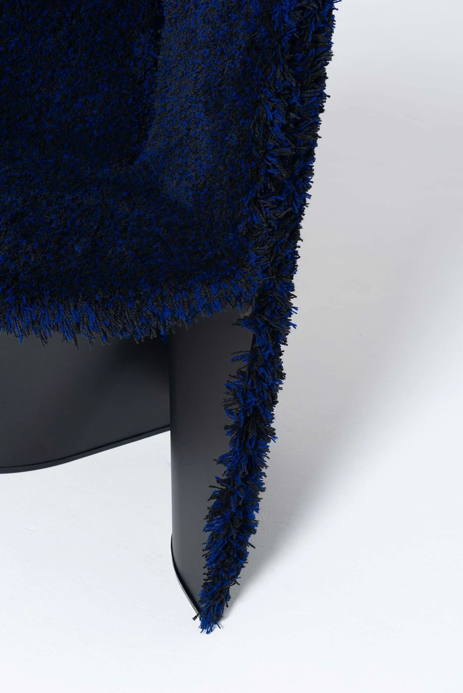 Detail of the rug seat