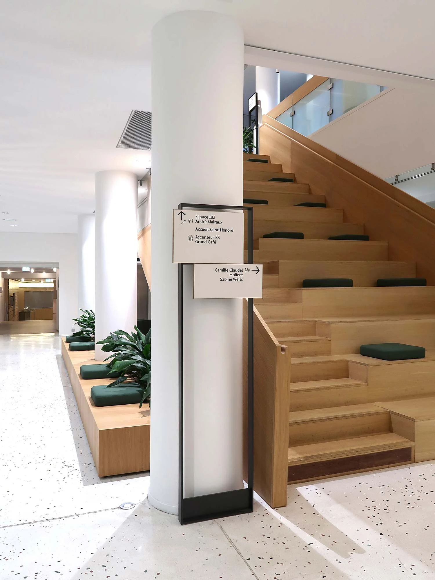 Directional signage standing totem