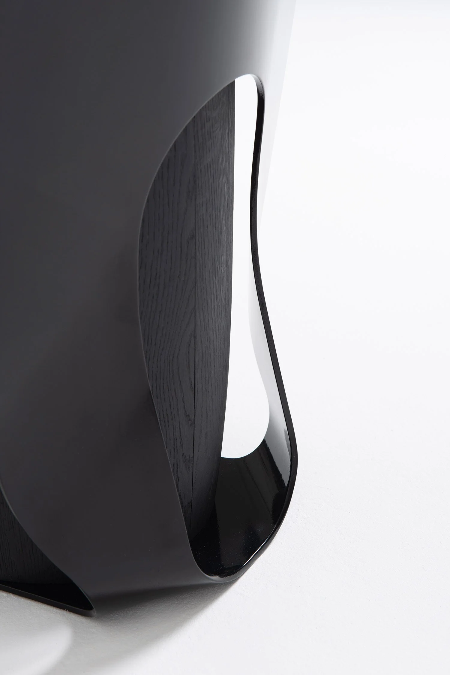 Detail of the aluminium leaf