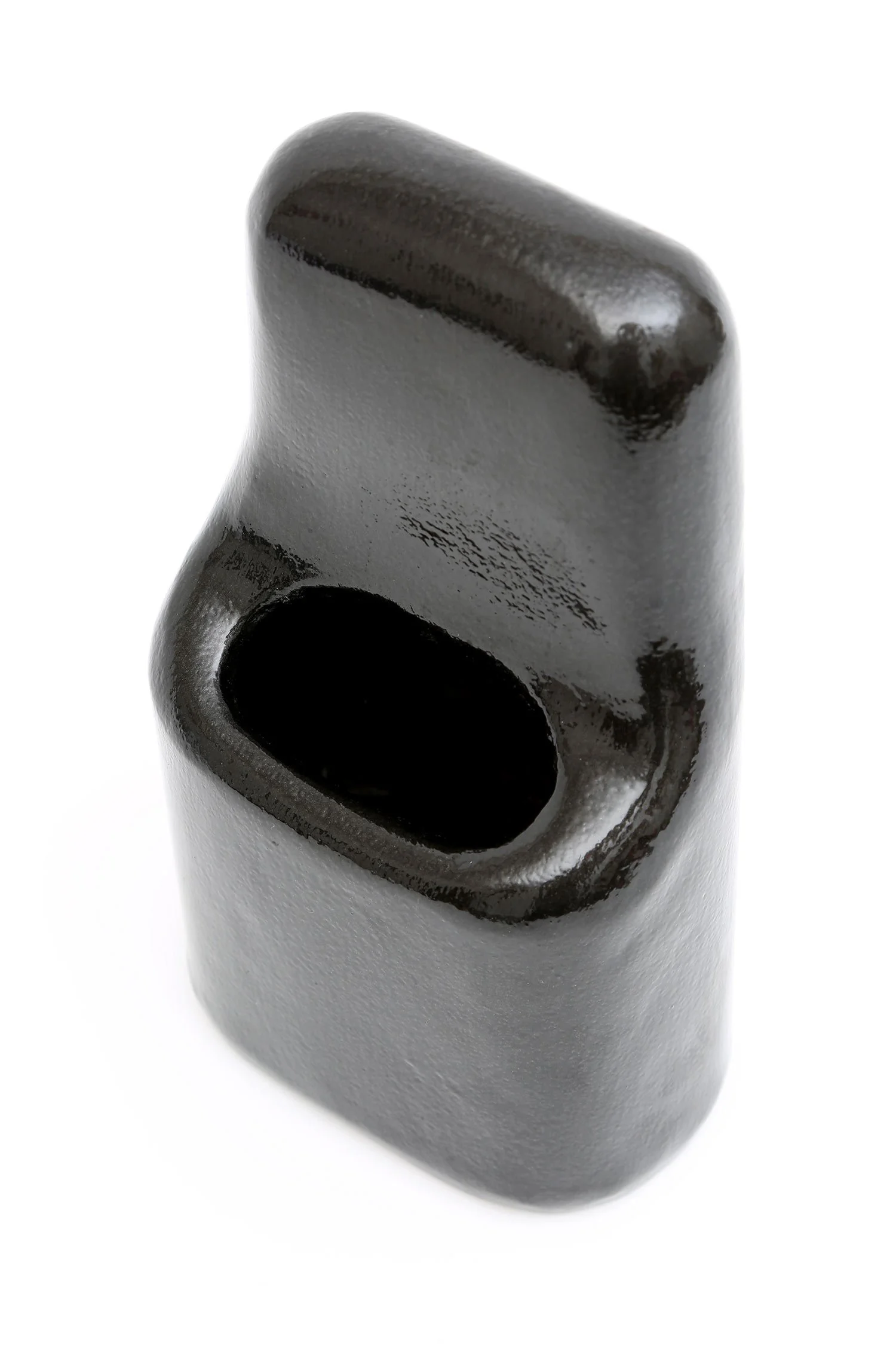 Flower vase in hammered steel details