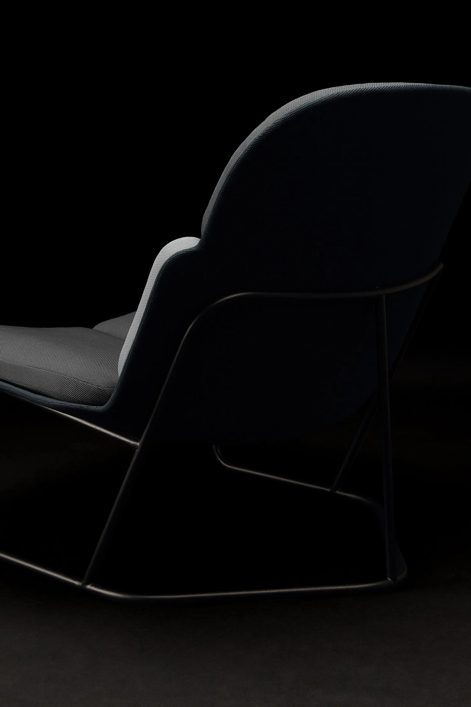 Daisy in grey shades backrest view