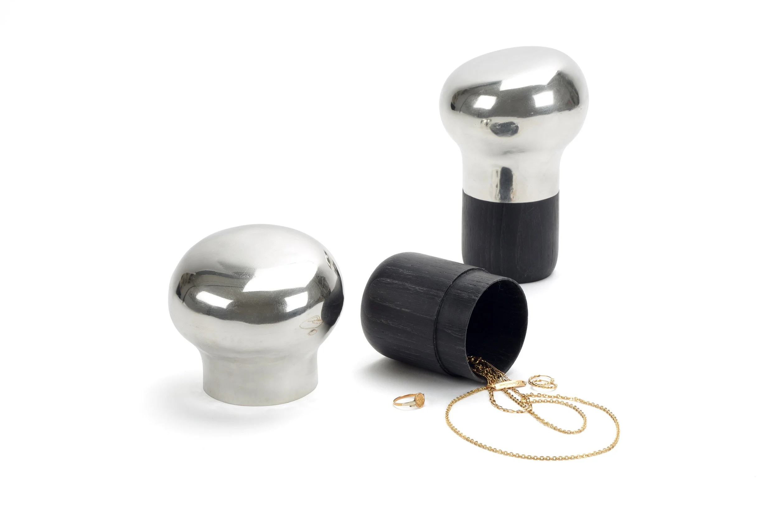 Argent de poche jewellery box opened and closed