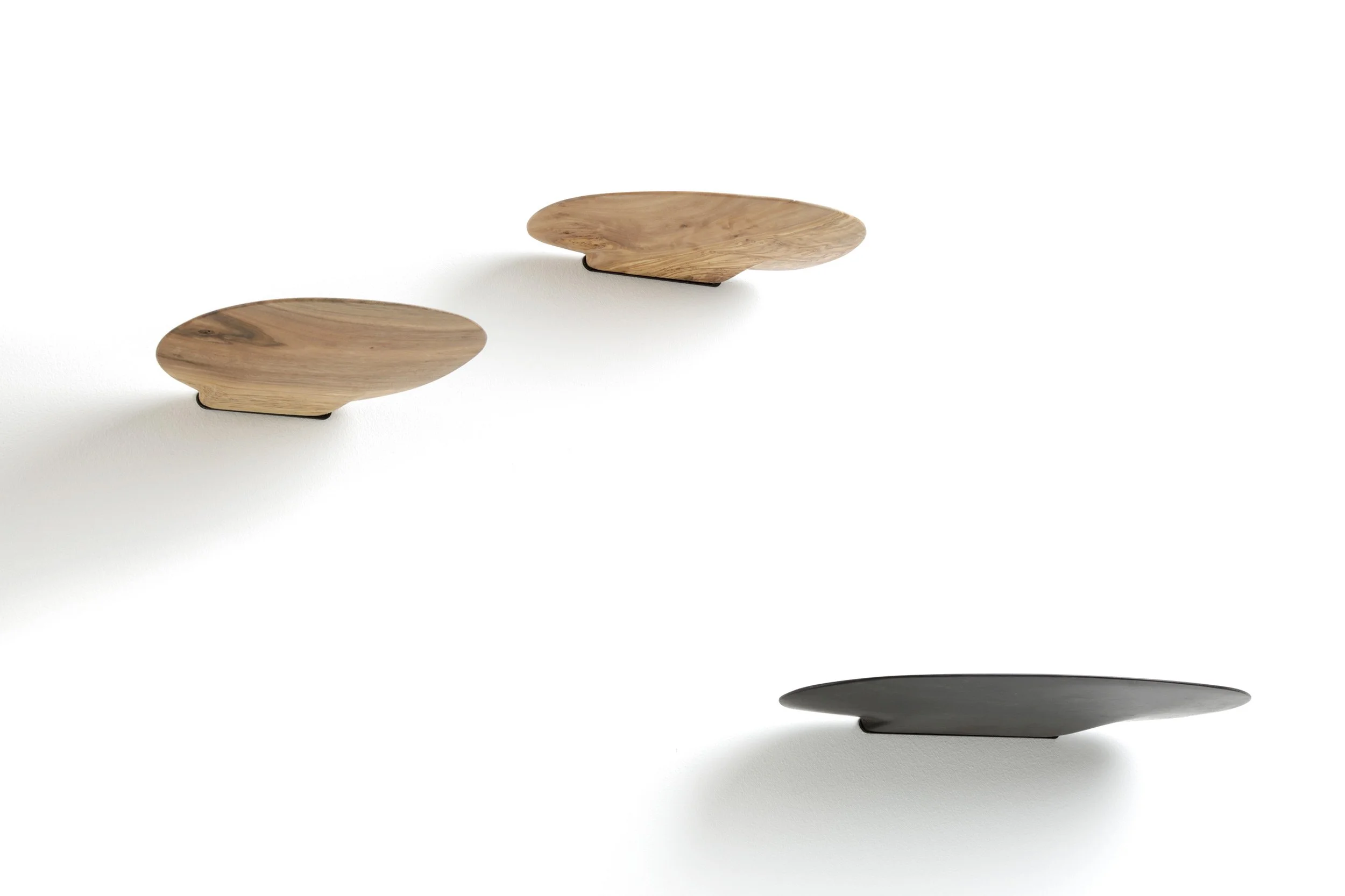 Feuilles Volantes mini wall shelves in precious woods