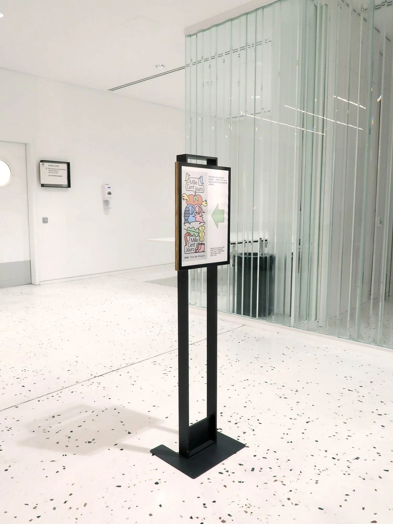 Mobile signage for French Ministry of Culture