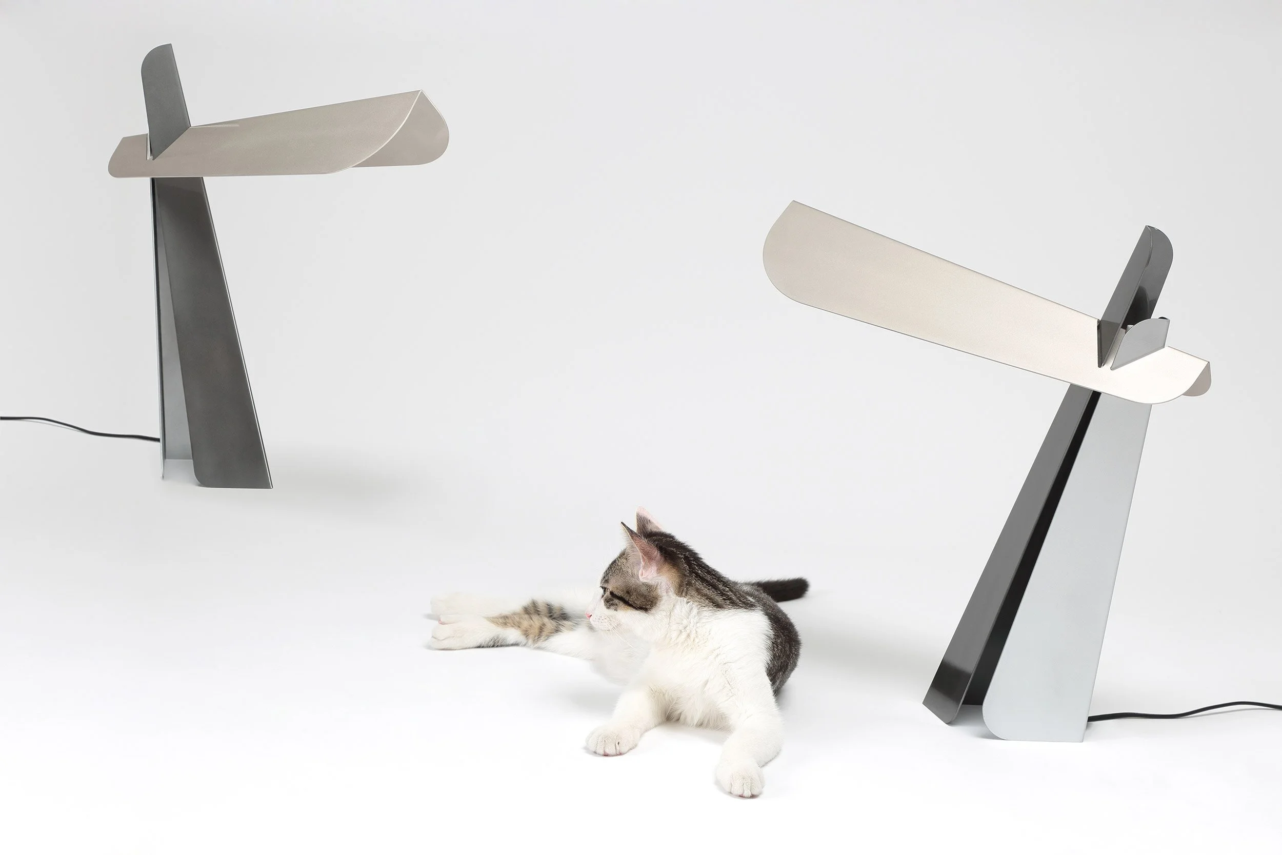 Aluminium profile table lamp