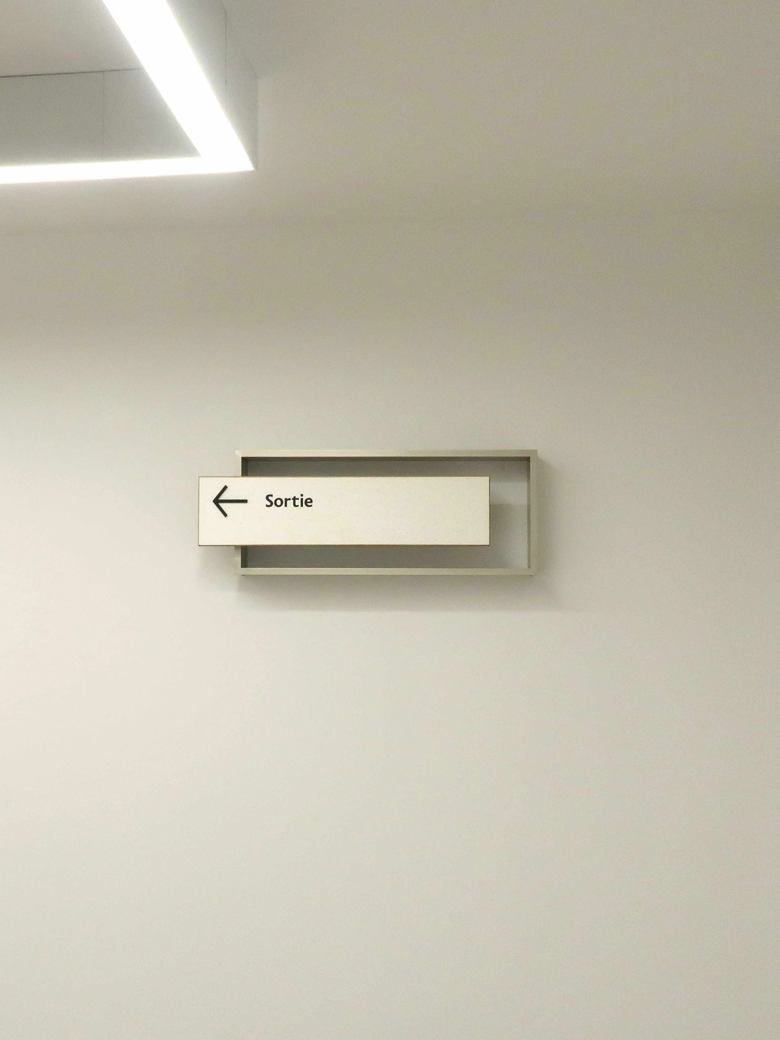 Small size signage for French Ministère de la Culture