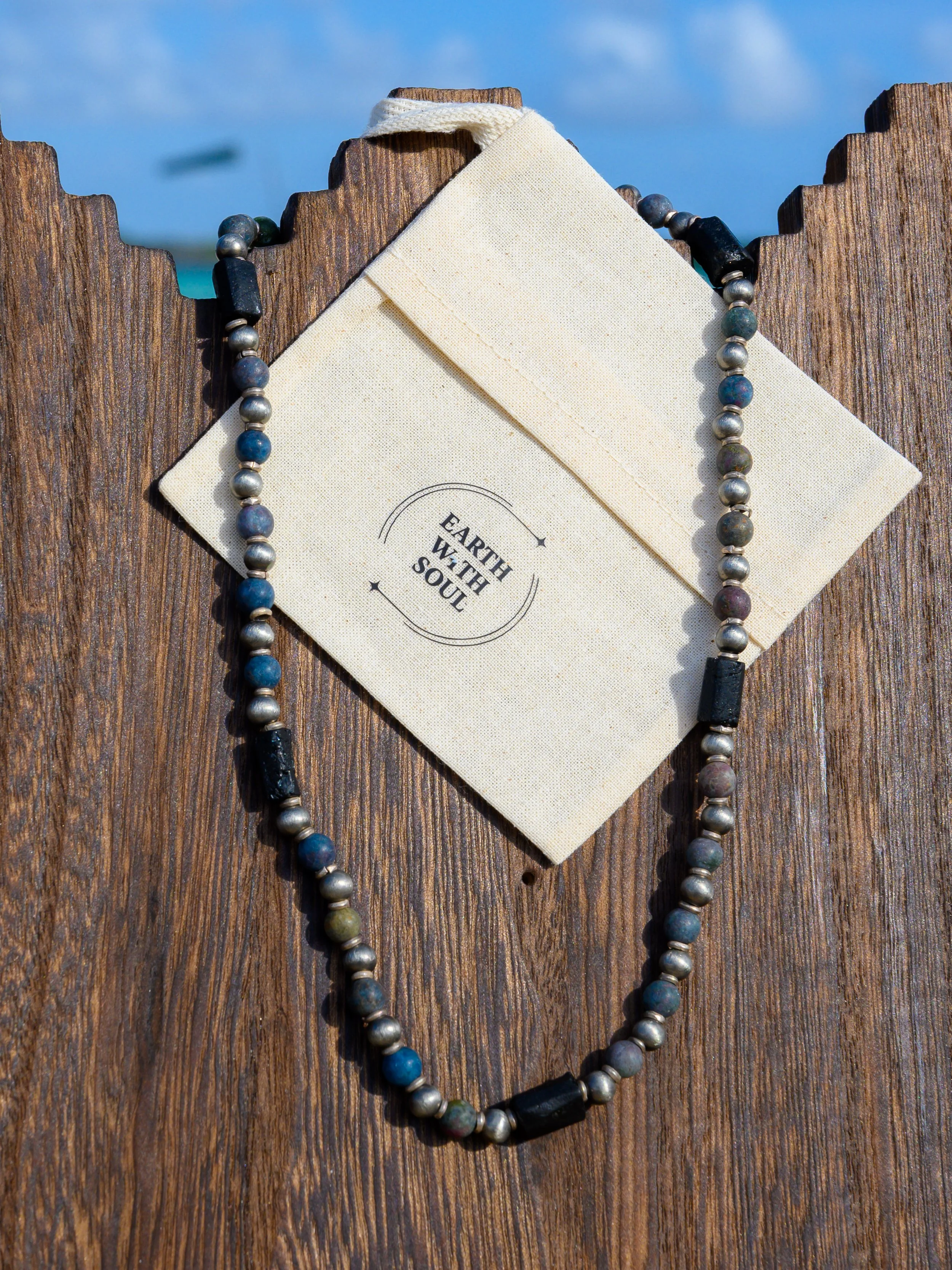 NR. 27 
Navajo Pearls*Lava Beads*Mixed Gems