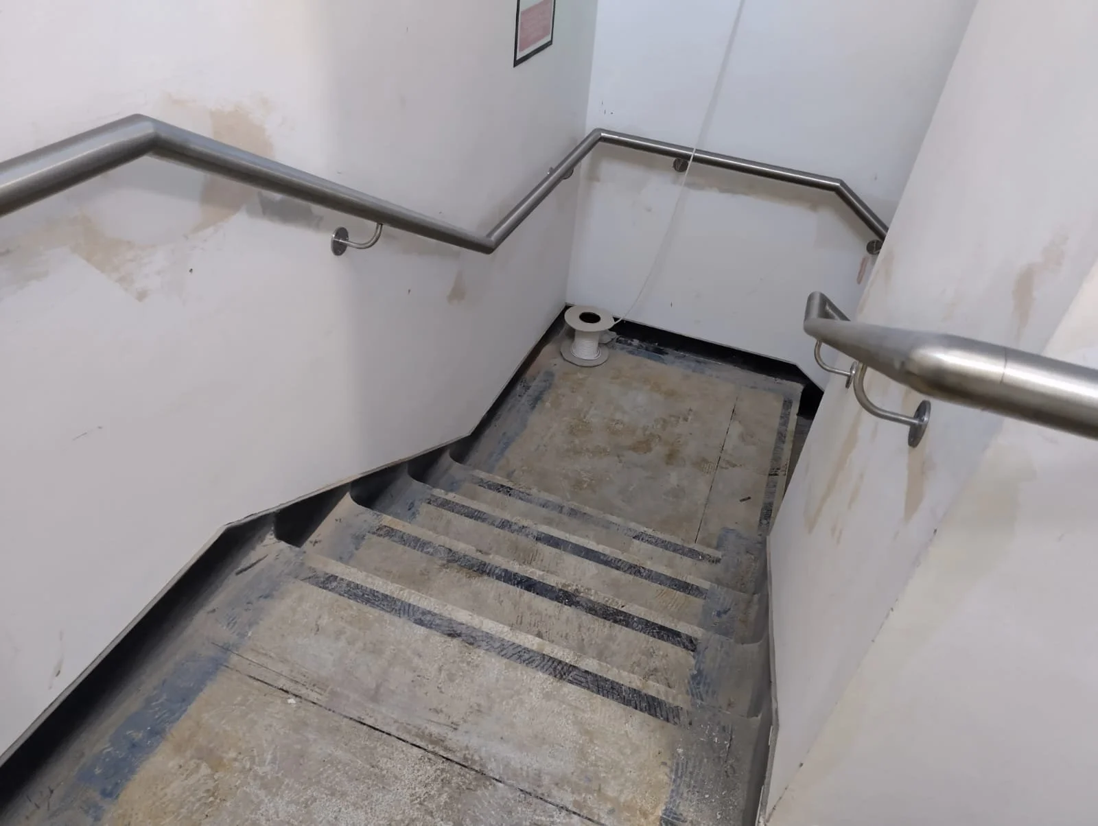 Fabricated steel staircase with handrail for commercial building | Gemfabs Nottingham
