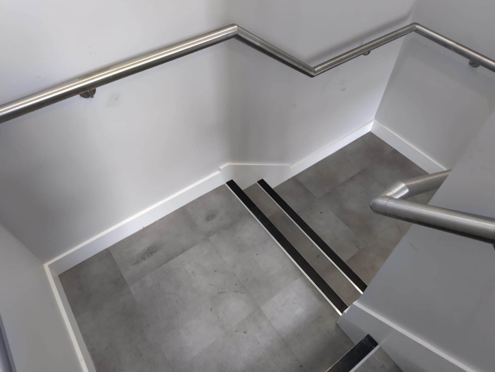 metal commercial handrail fabricators | Gemfabs 