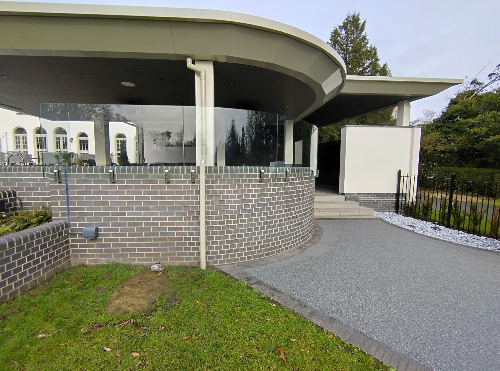 exterior stainless steel railings, balconies and gates by Gemfabs commercial and domestic steel fabricators