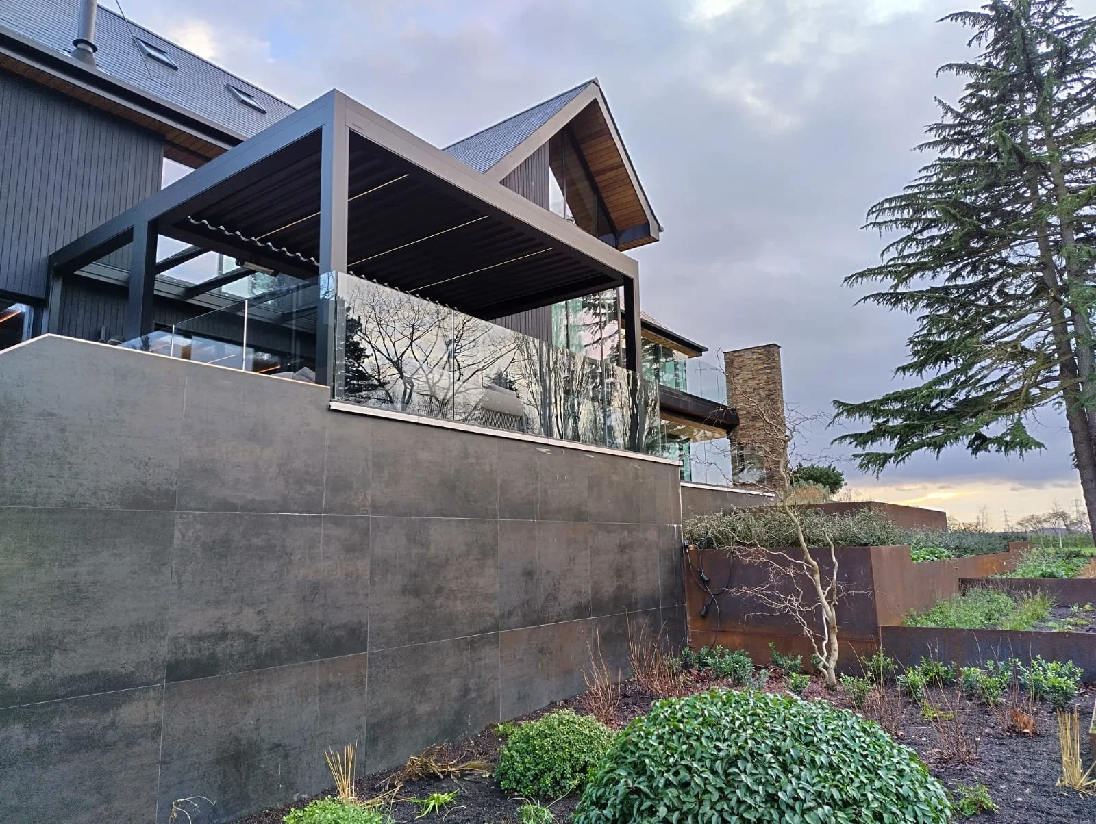 Custom steel railings for residential property in Nottingham | Gemfabs