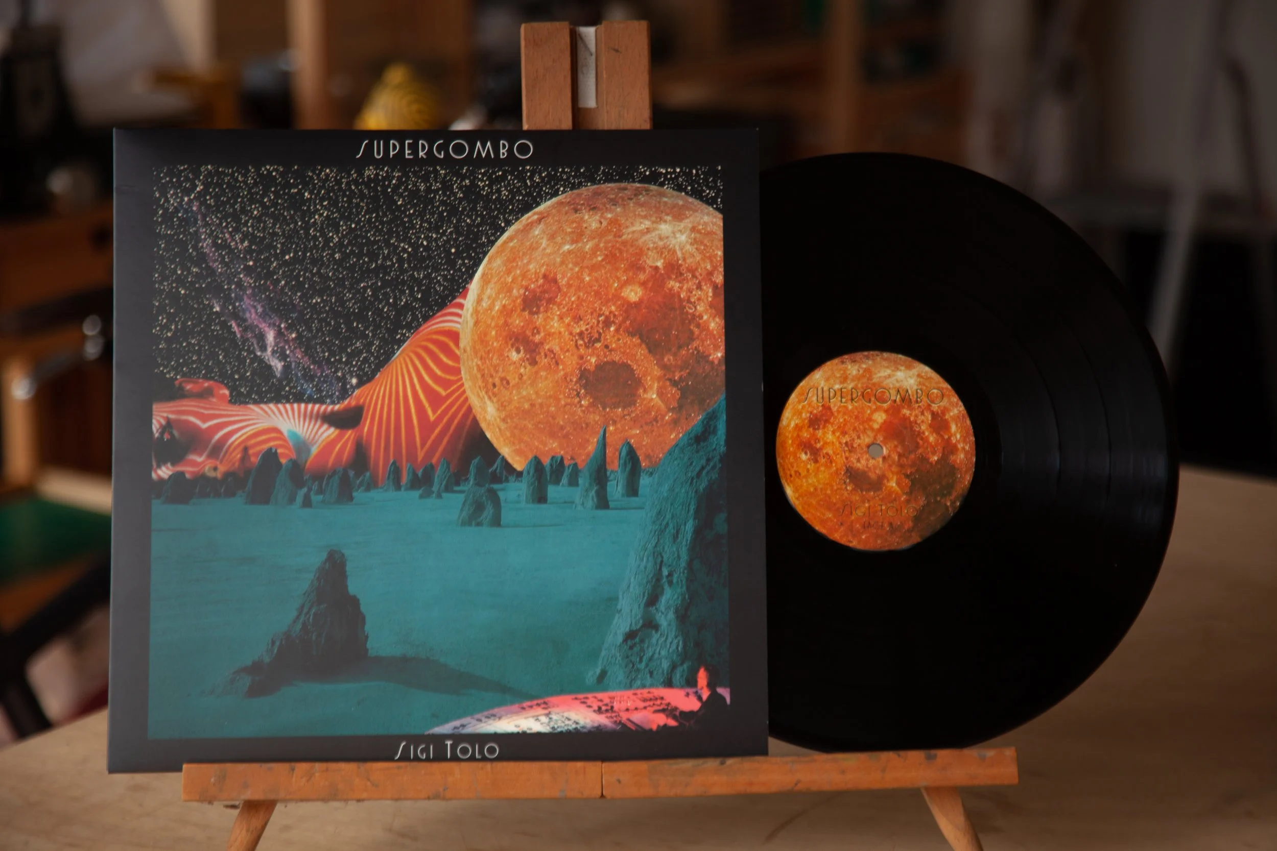 collage futurism surrealism vintage woman planet space lp vinyle cover supergombo