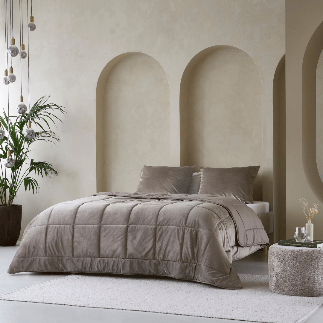 Zelesta Velvetbed - Taupe 02.png
