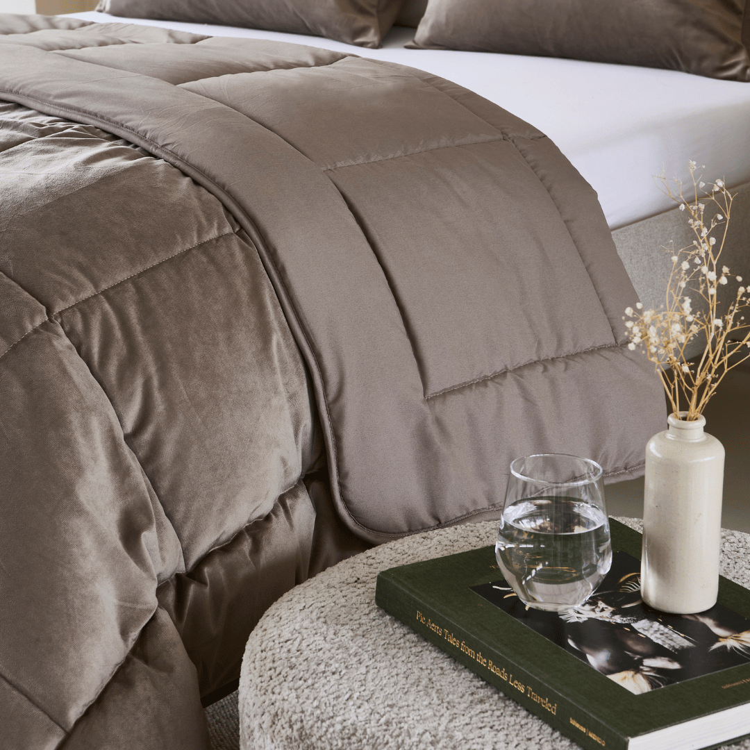 Zelesta Velvetbed - Taupe 03.png