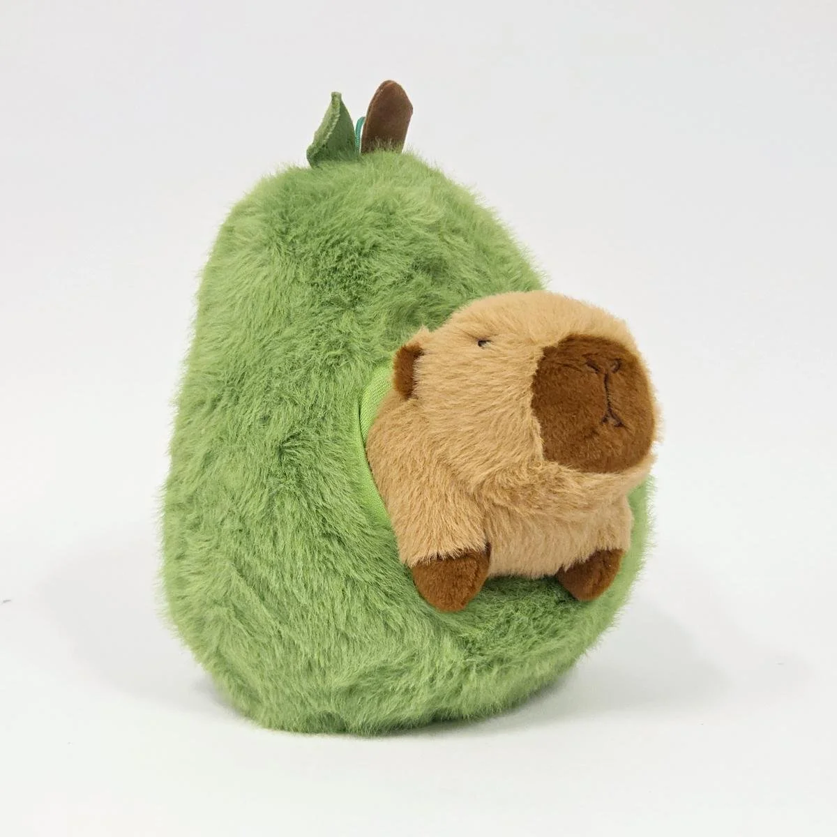Capybara in avocado 33cm 02.jpg