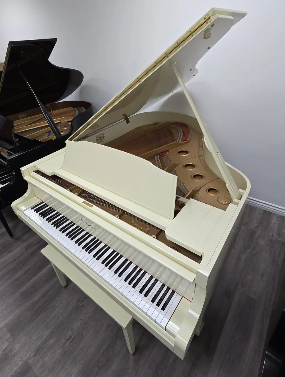 Kawai GS-30 Grand Piano Ivory 2.jpg