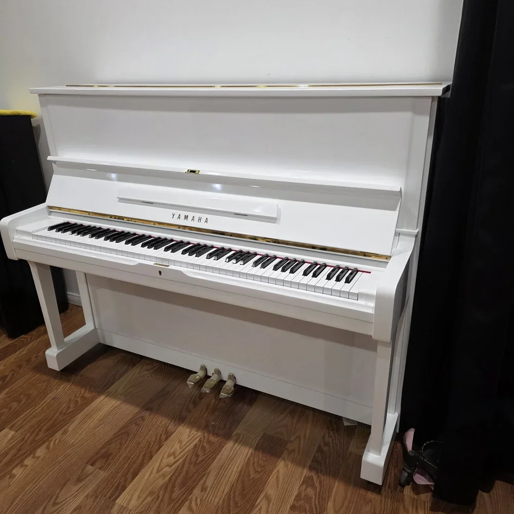 Yamaha U1 Upright Piano 48''.webp