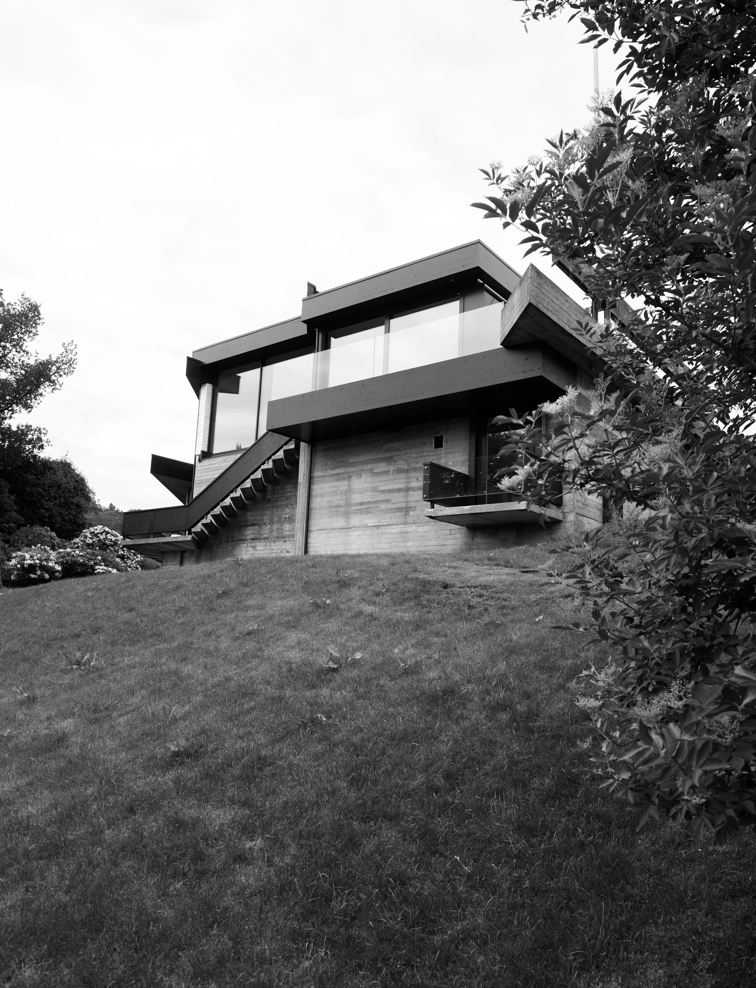 Villa Schjøtt (1969) by architect Geir Grung.