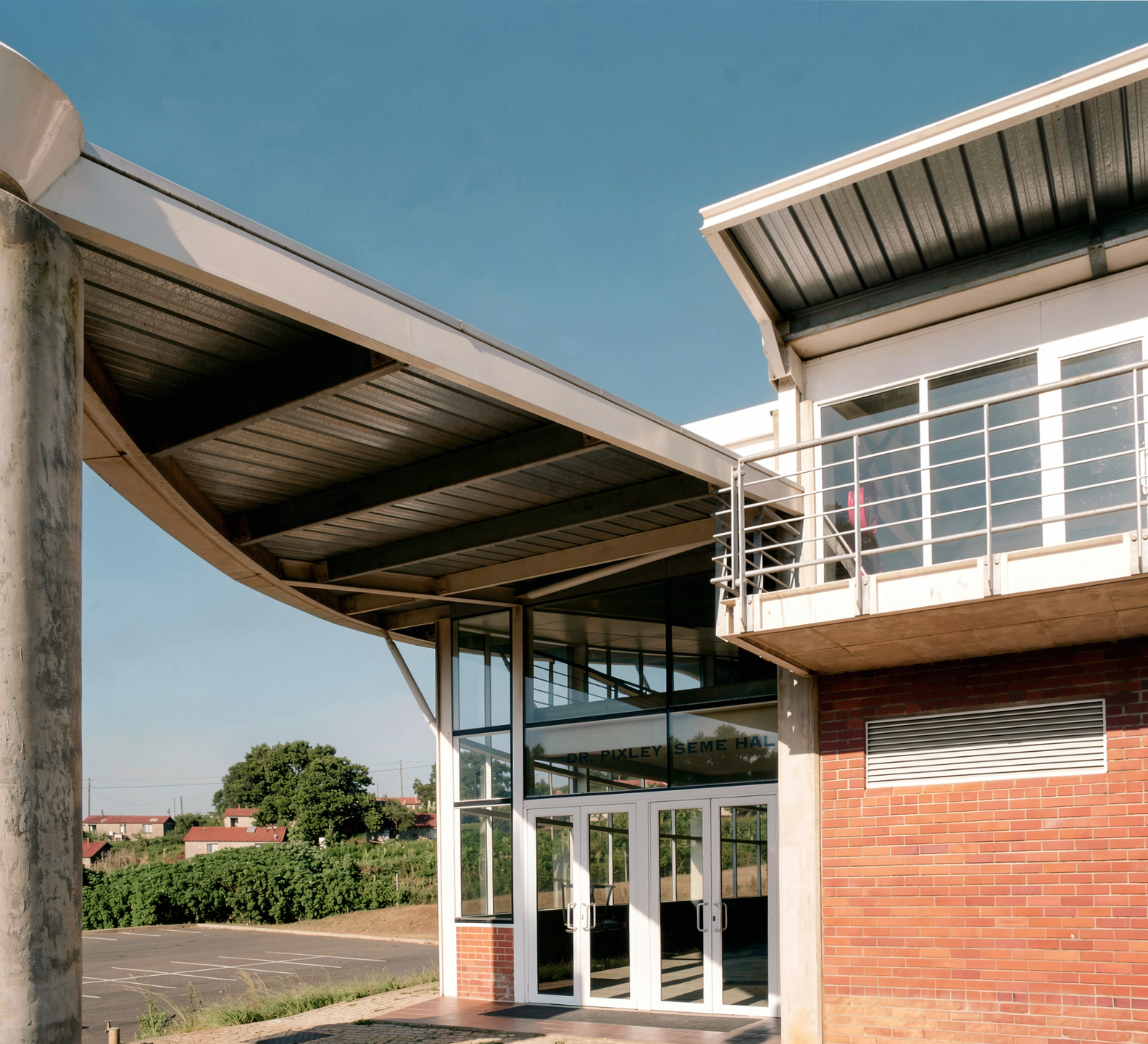 MANGOSUTHU UNIVERSITY PIXLEY SEME HALL 2.png