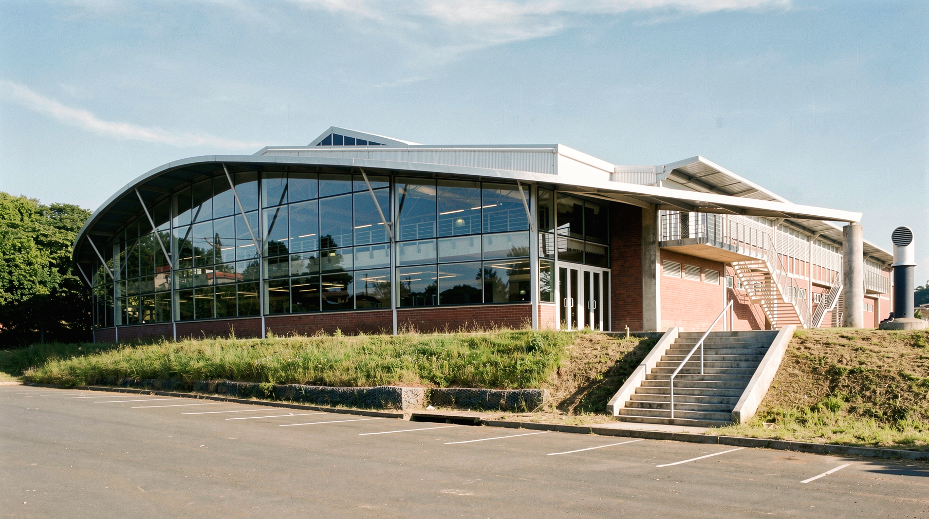 MANGOSUTHU UNIVERSITY PIXLEY SEME HALL 3.png