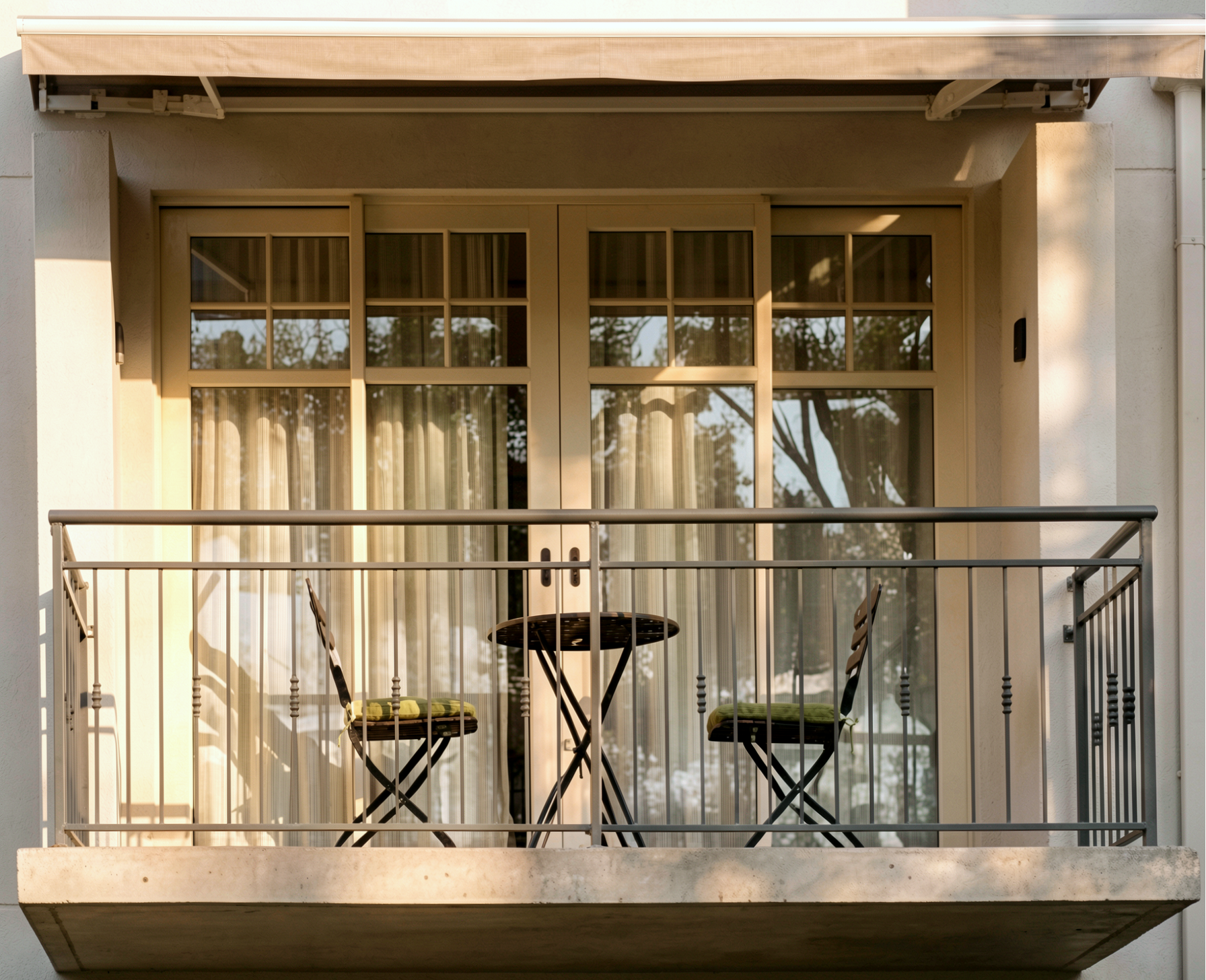 LA PETITE FERME WINERY SUITES 3.png