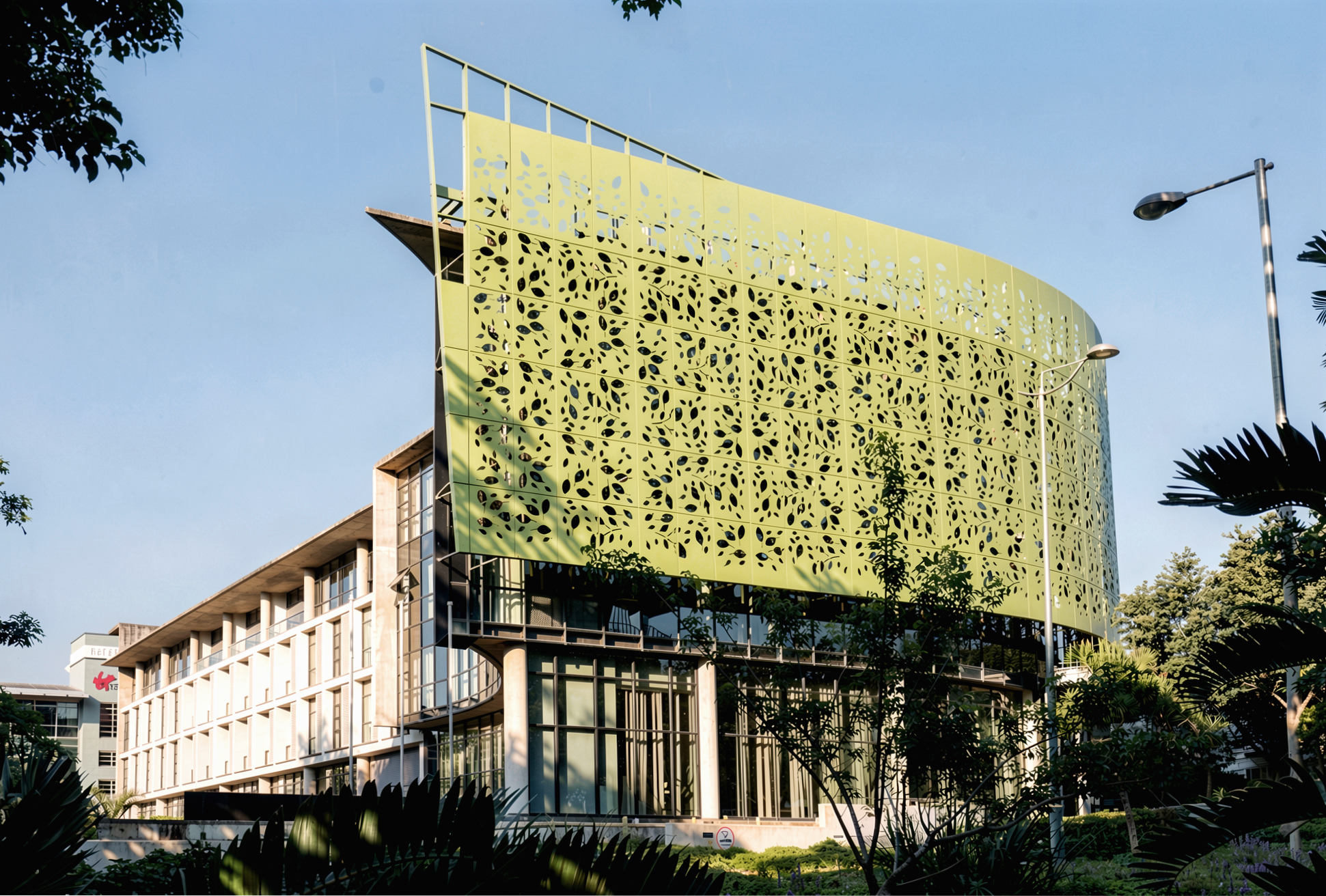 GATEWAY HOTEL 1.png