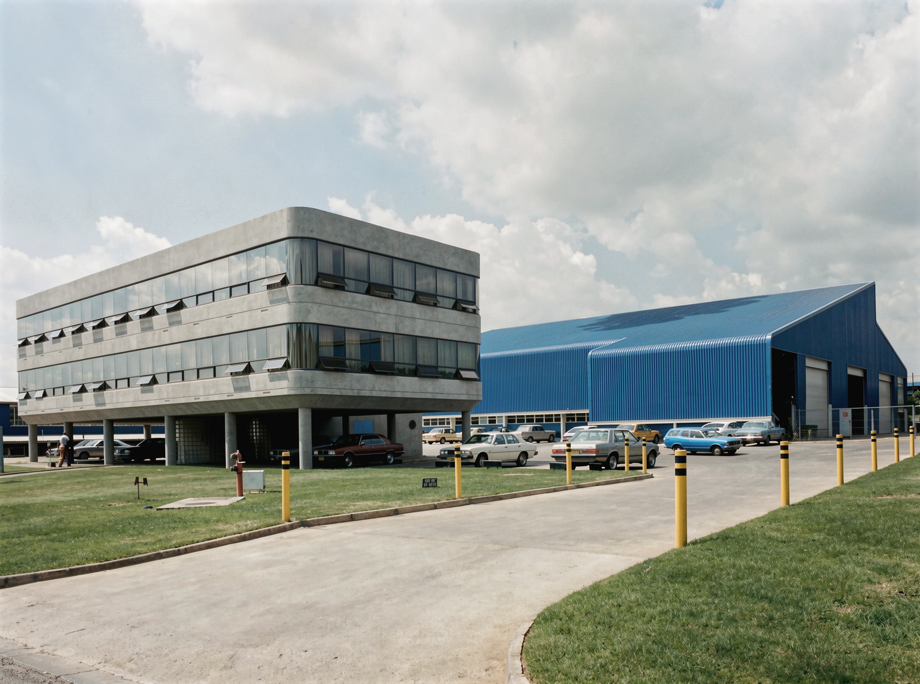 VICTOR KENT OFFICE 01.png