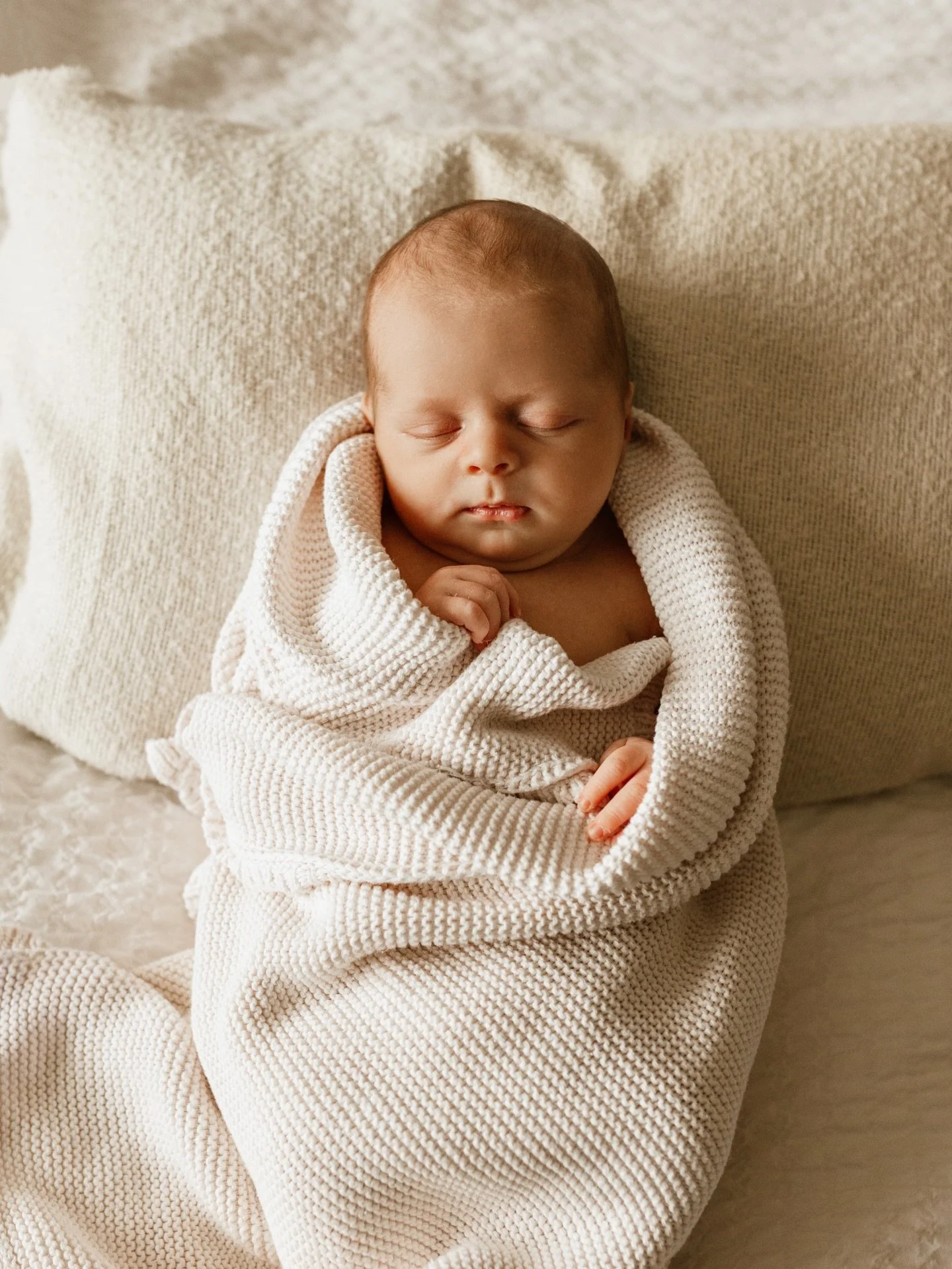 Joshua 🤍 You are a dream. And you are so loved by your big sister, mummy, daddy and whole family!! It&rsquo;s so clear to see in these photos.

Thank you Jenny and Ollie for asking me to capture another chapter for you, the best yet 🥹 

Captured: A