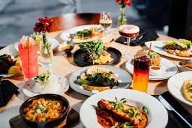 We're taking the table to Kwizinn Vieux-Port