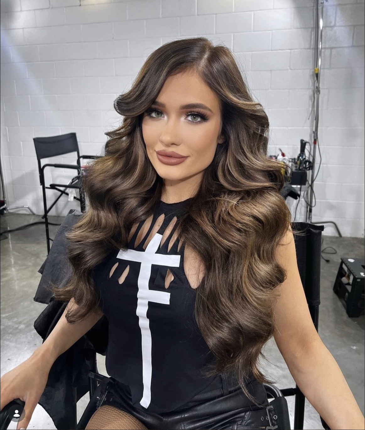 scarlett bordeaux gets her hair done with @yourfavoritehairstylist 2 rows od hand tied extensions by Salon Amoura, an Orlando hair salon specializing in custom color and luxury hair extensions near UCF and Waterford Lakes.