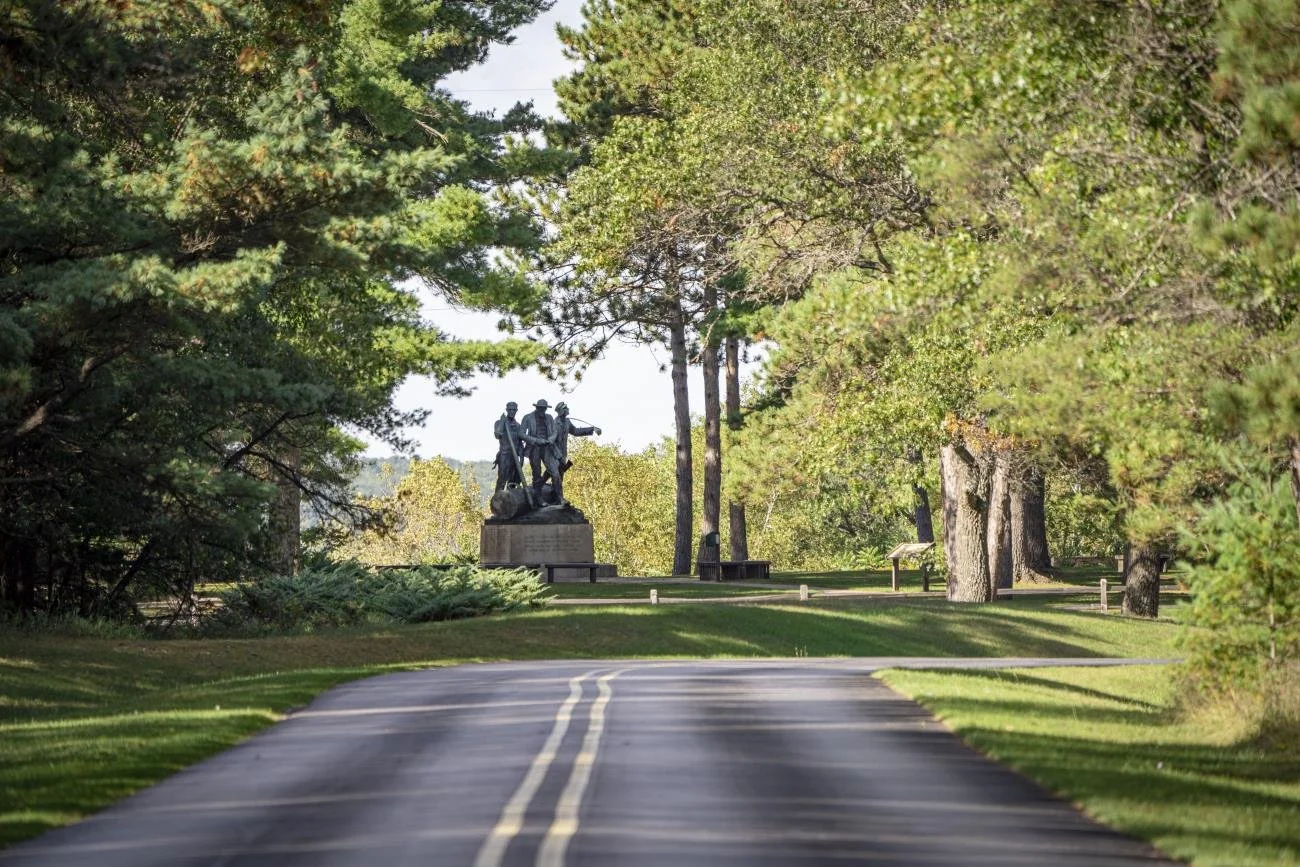 Lumbermans Monument 4.jpg