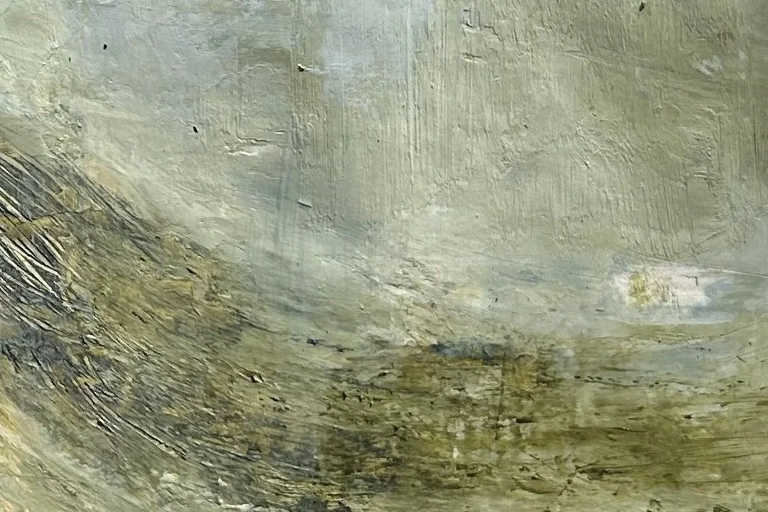 The Field Shapes the Growth