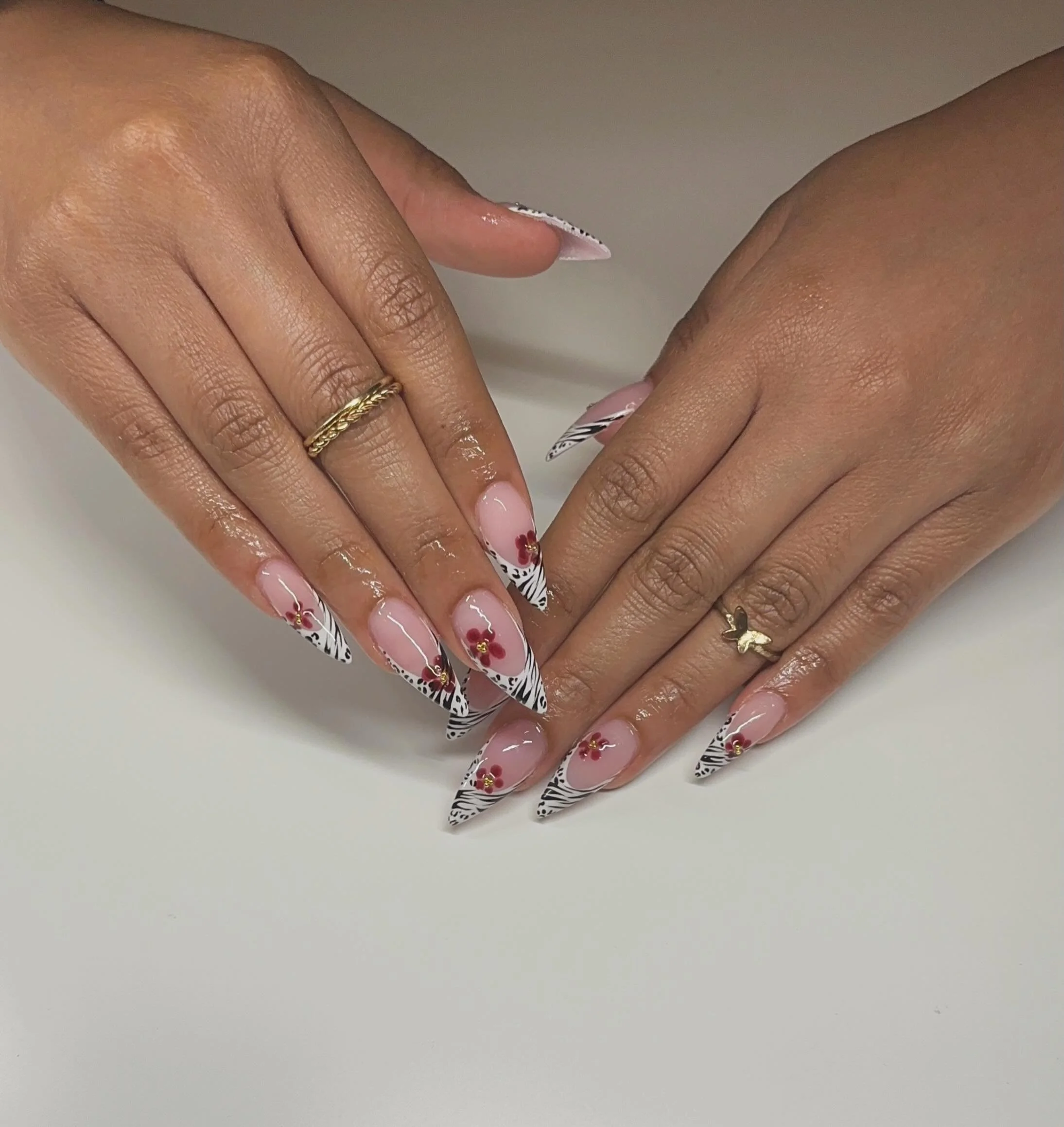 Rate this set 1-10. 💅👇 Then book yours, link in bio.