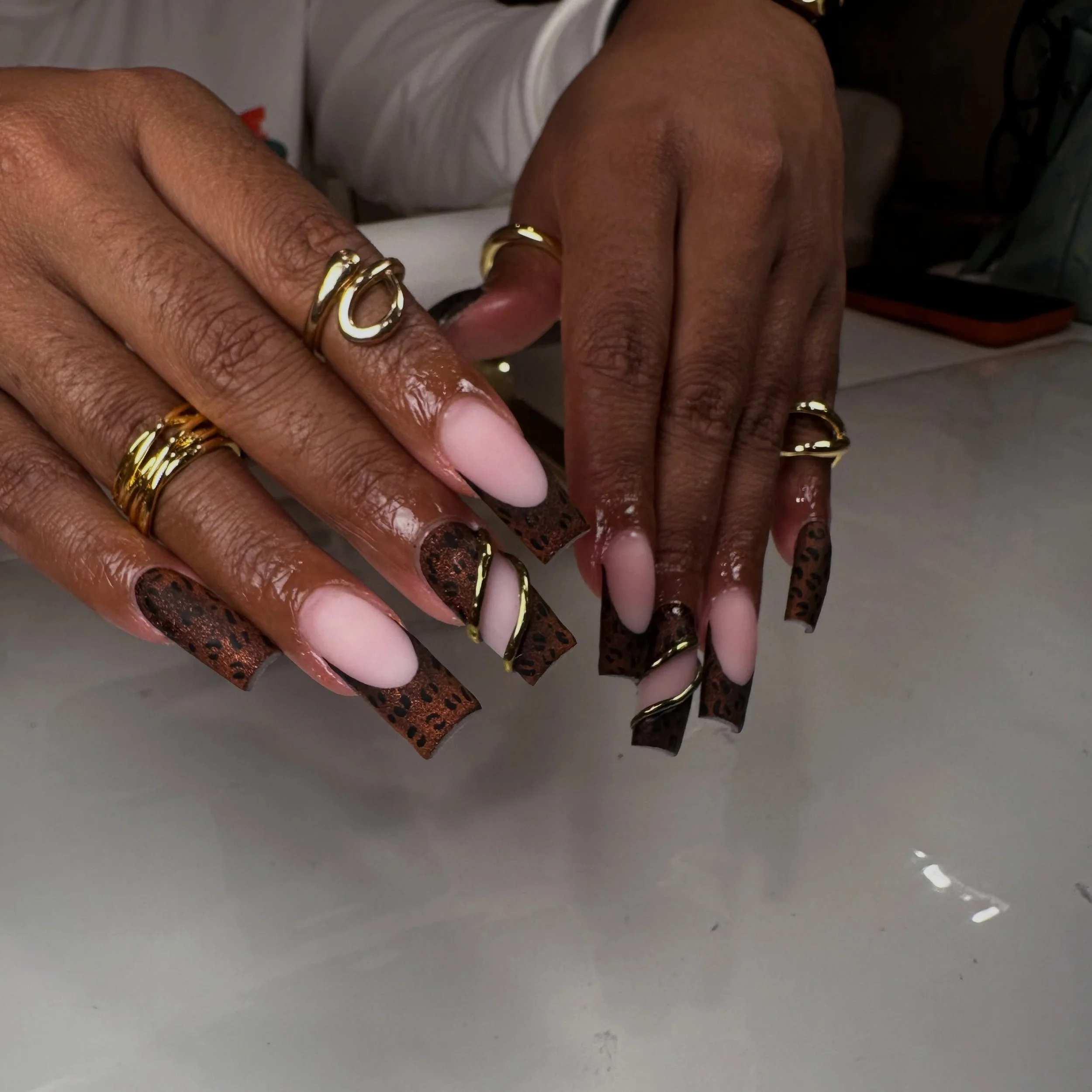 fall transition, nail edition 🤍🍂

a few of my recent sets as we ease into the season, leopard, browns, golds, and the blues I&rsquo;m not ready to let go of yet ✨

every one of these is gel, done to look good AND keep your natural nails healthy und