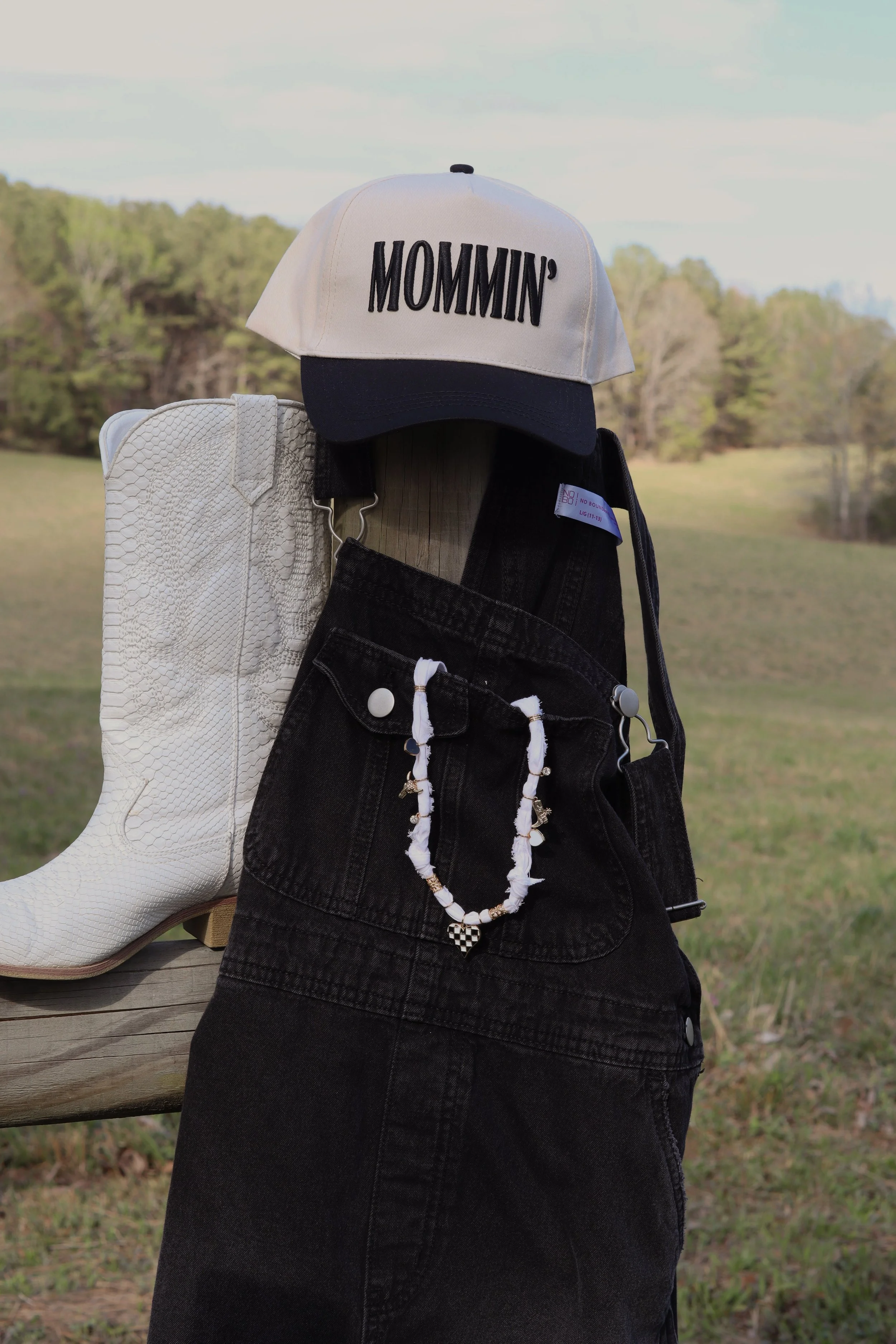 Mommin' Trucker Hat