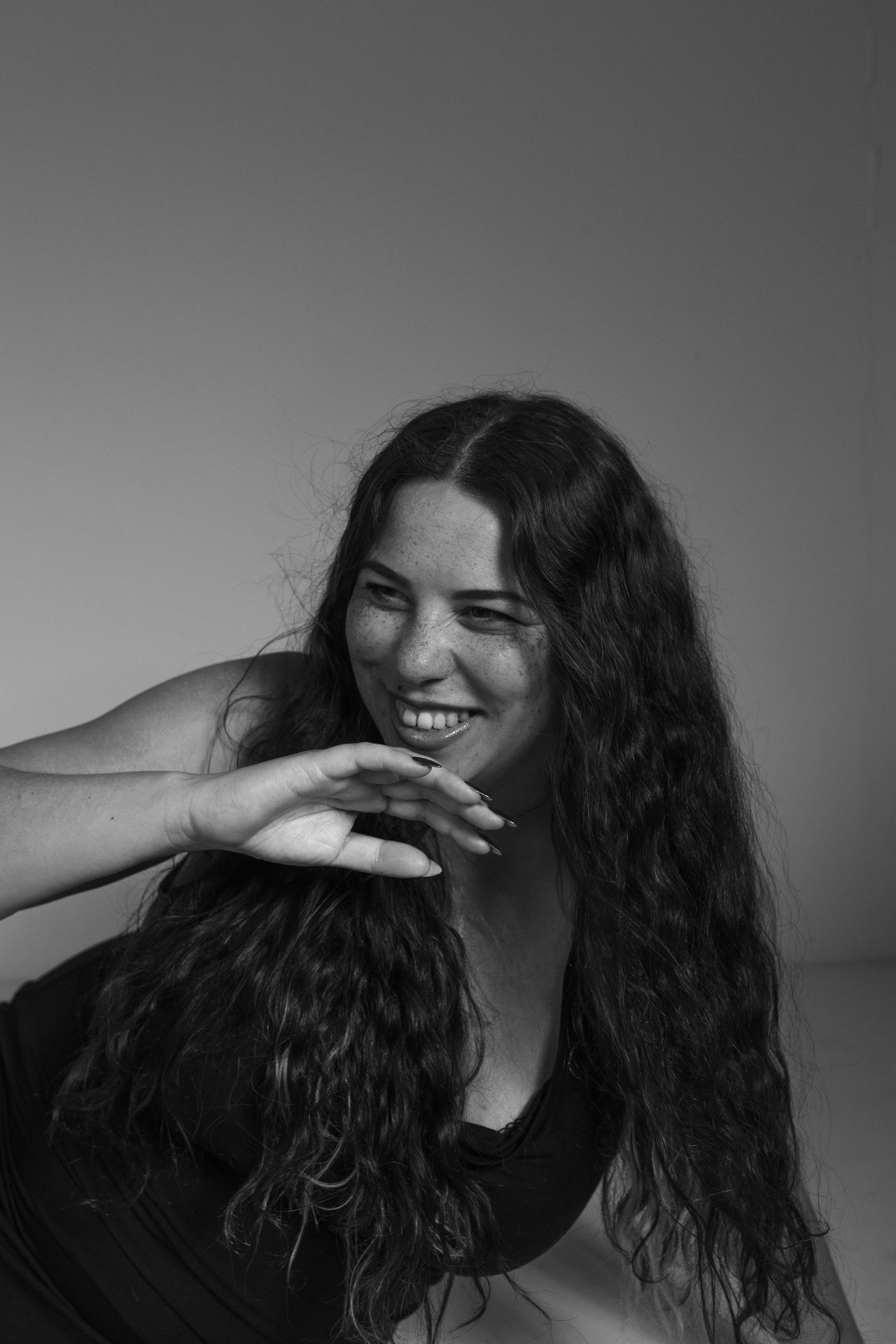 Black and white photo of Lingy DJ