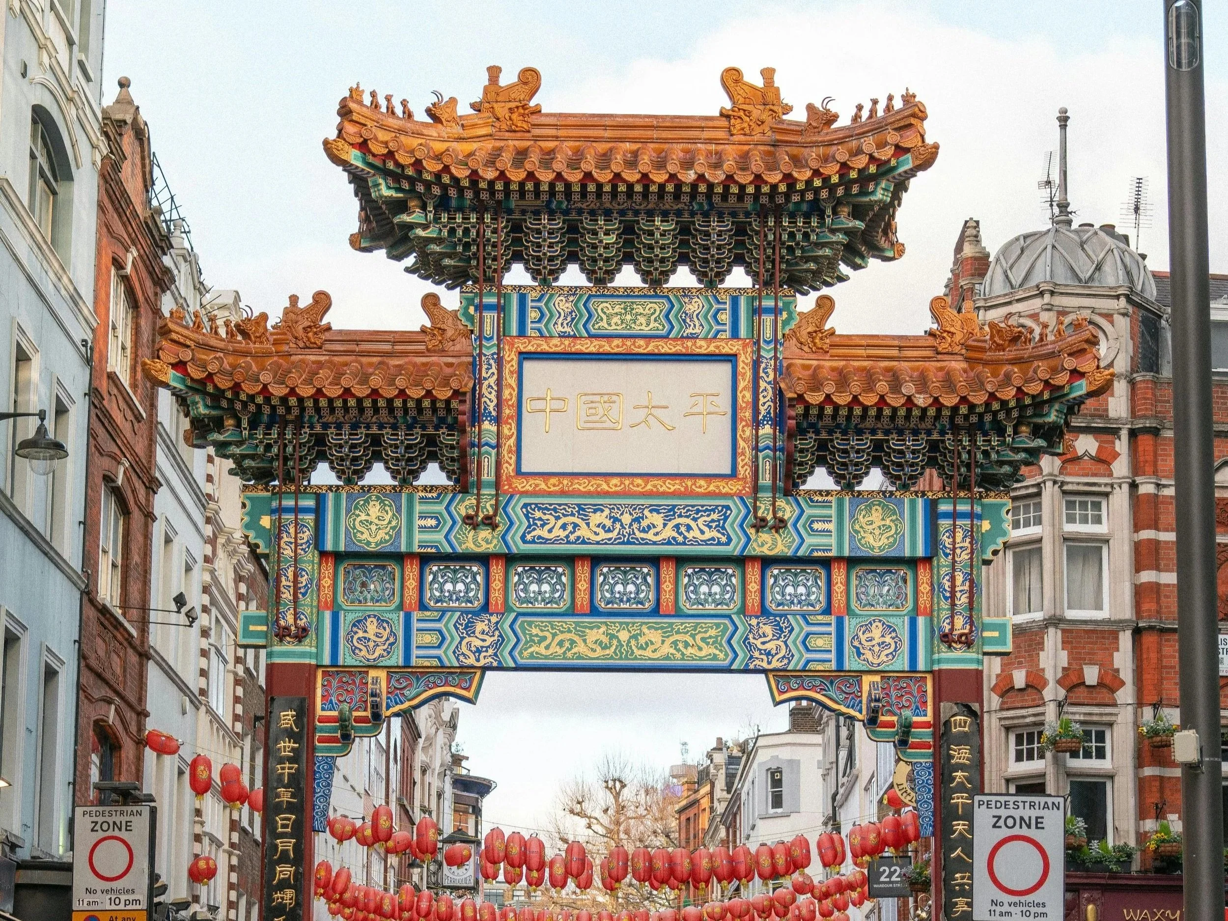 RedNote content strategy for European hotels and restaurants to attract Chinese tourists