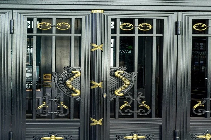 5 Classic and Modish Entrance Door Ideas for House Owners