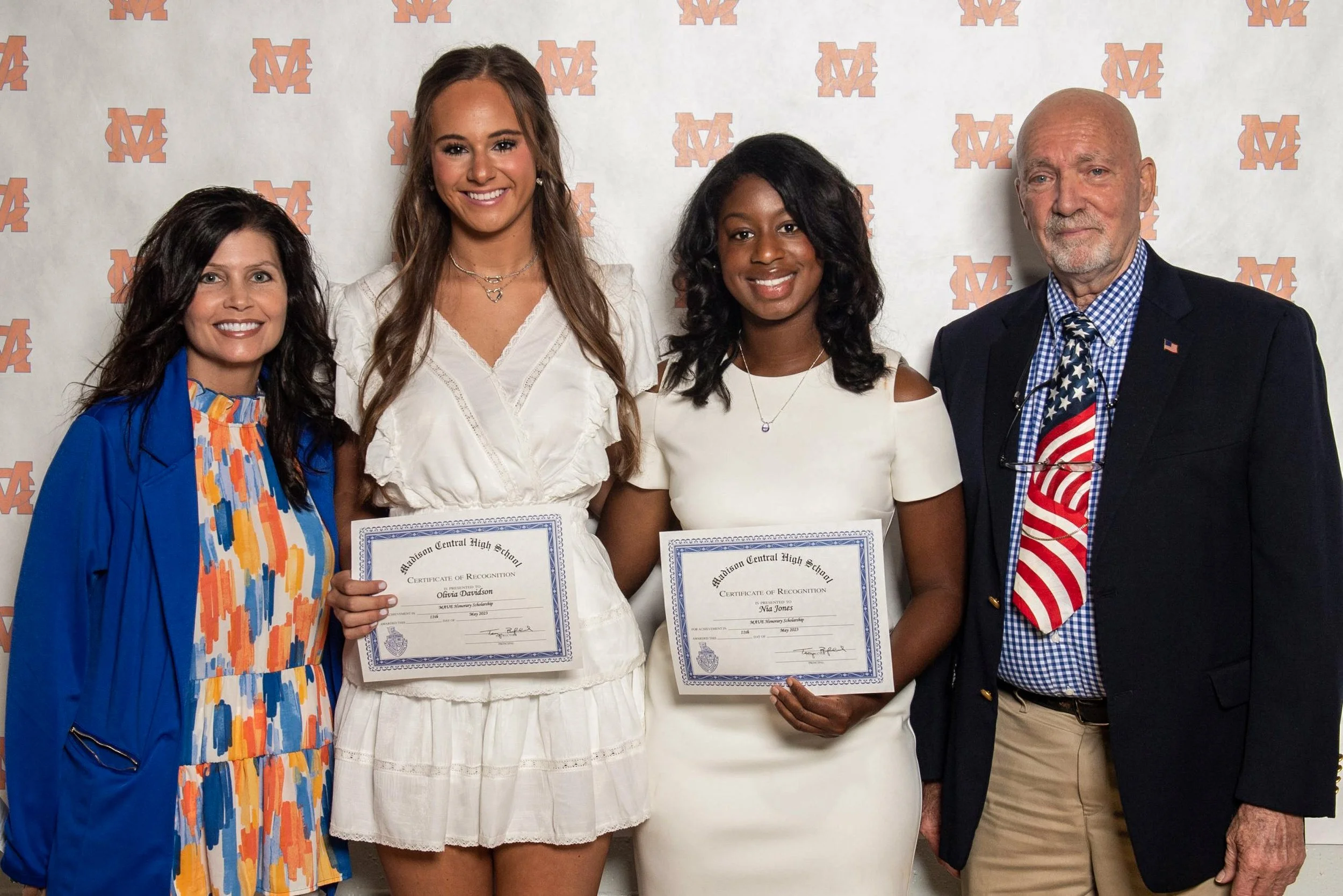  Olivia Davidson and Nia Jones, 2023 recipients of the Rick Ross Madison Avenue Upper Elementary Scholarship 