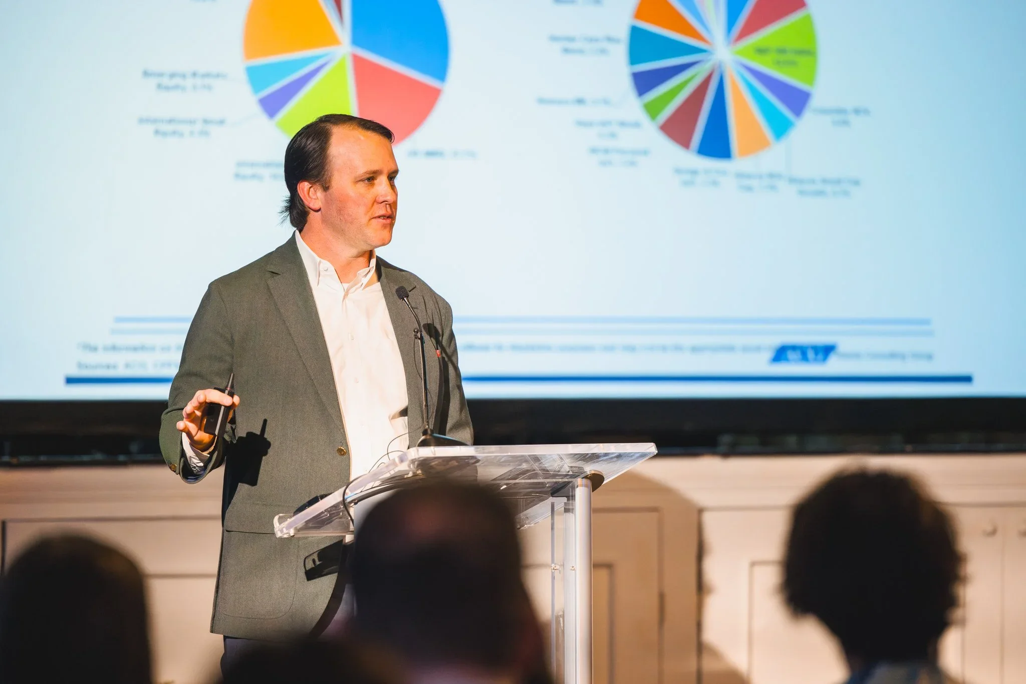 Michael Butkis, AIF, of Atlanta Consulting Group, speaks at CFM's Giving Forward event. 