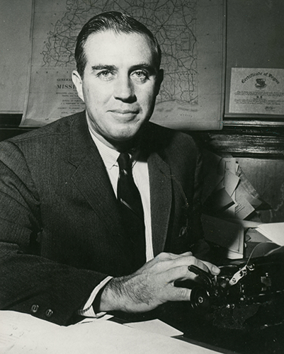 Journalist Bill Minor