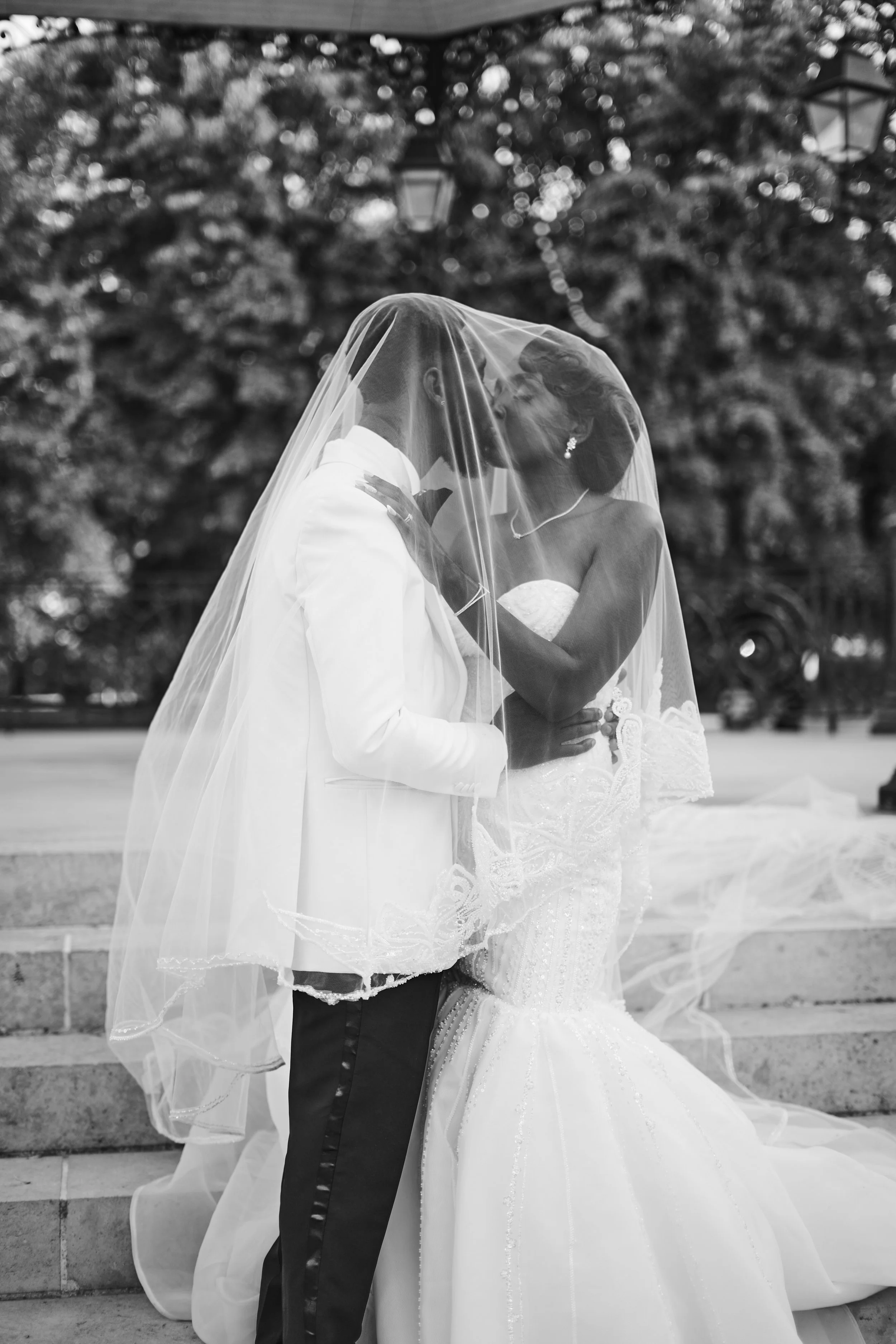ELIANE & LARSON 209.jpg